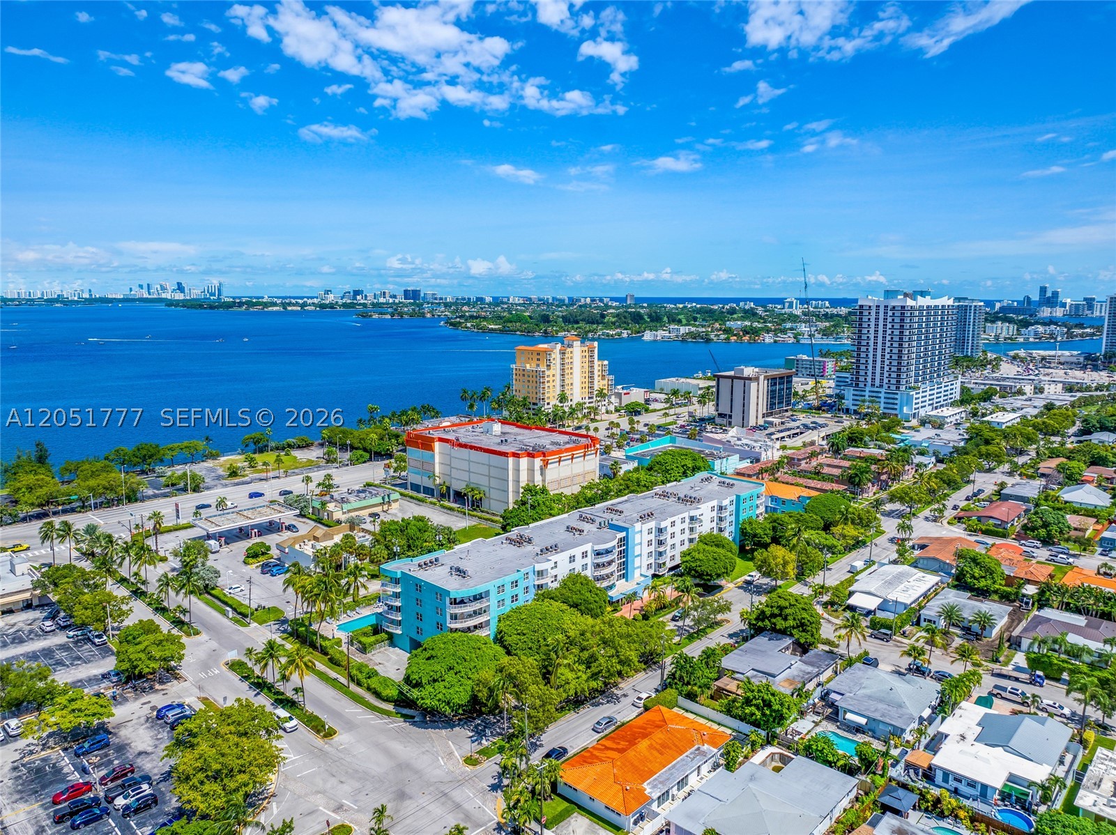 BREEZE CONDO - Residential