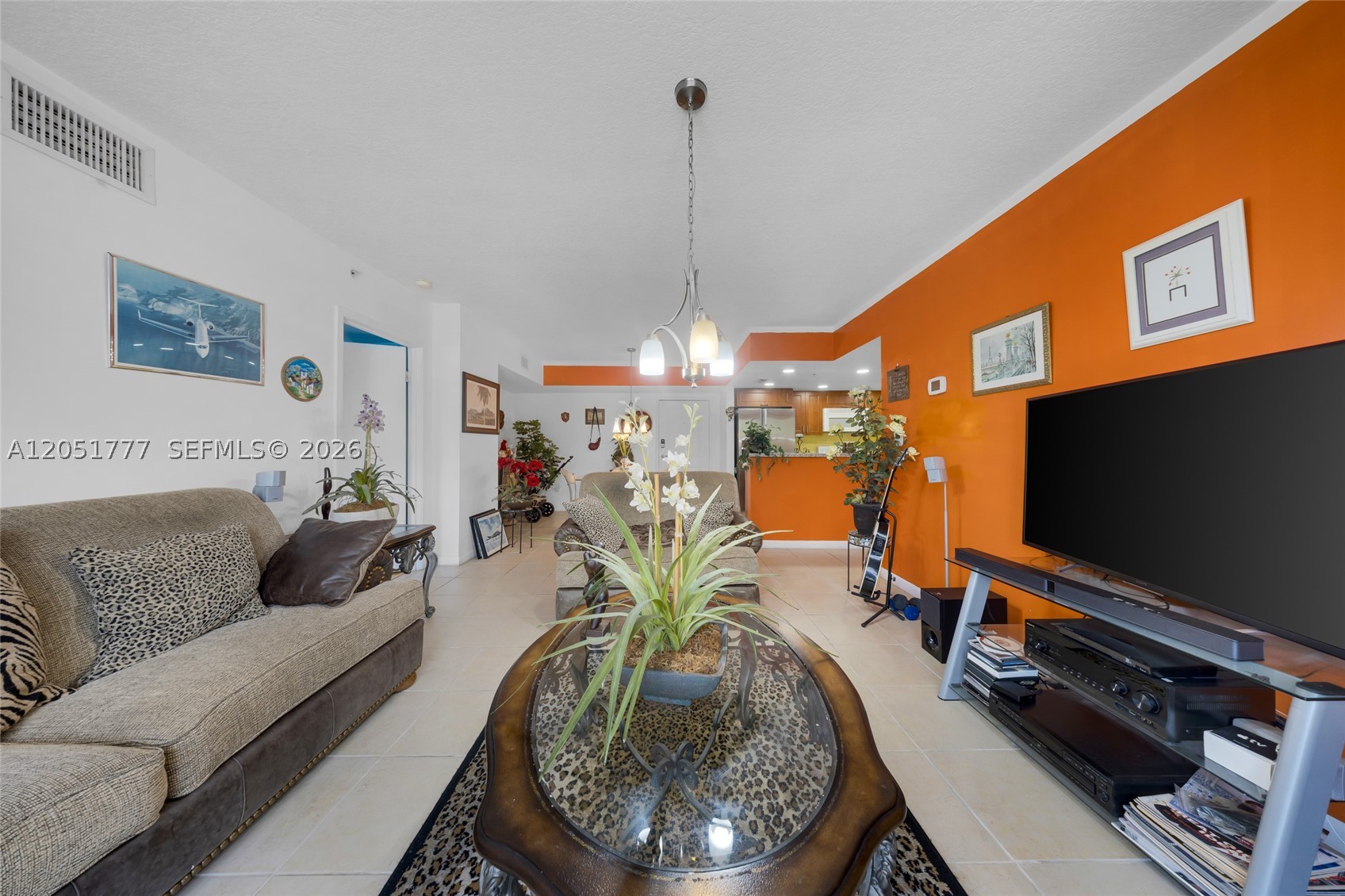 BREEZE CONDO - Residential