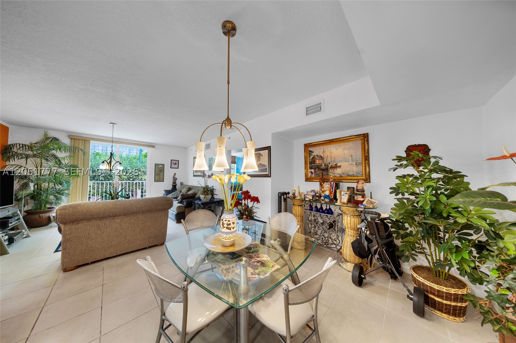 BREEZE CONDO - Residential