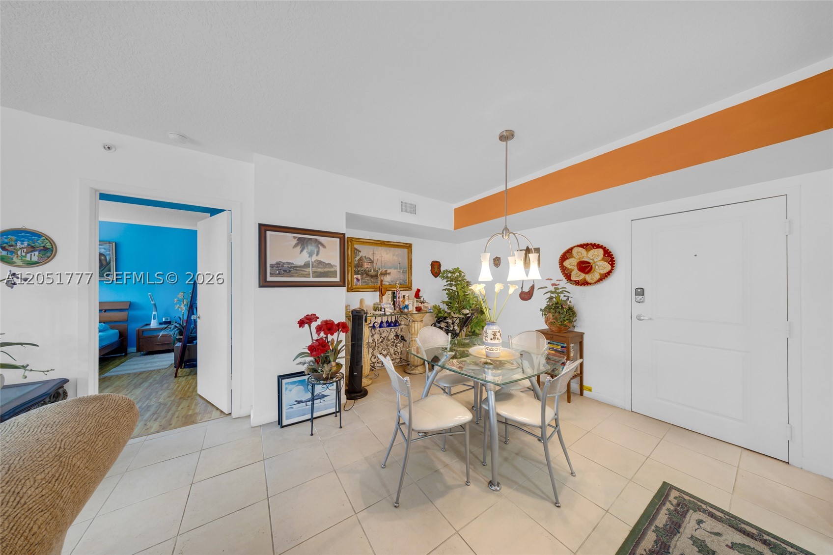 BREEZE CONDO - Residential