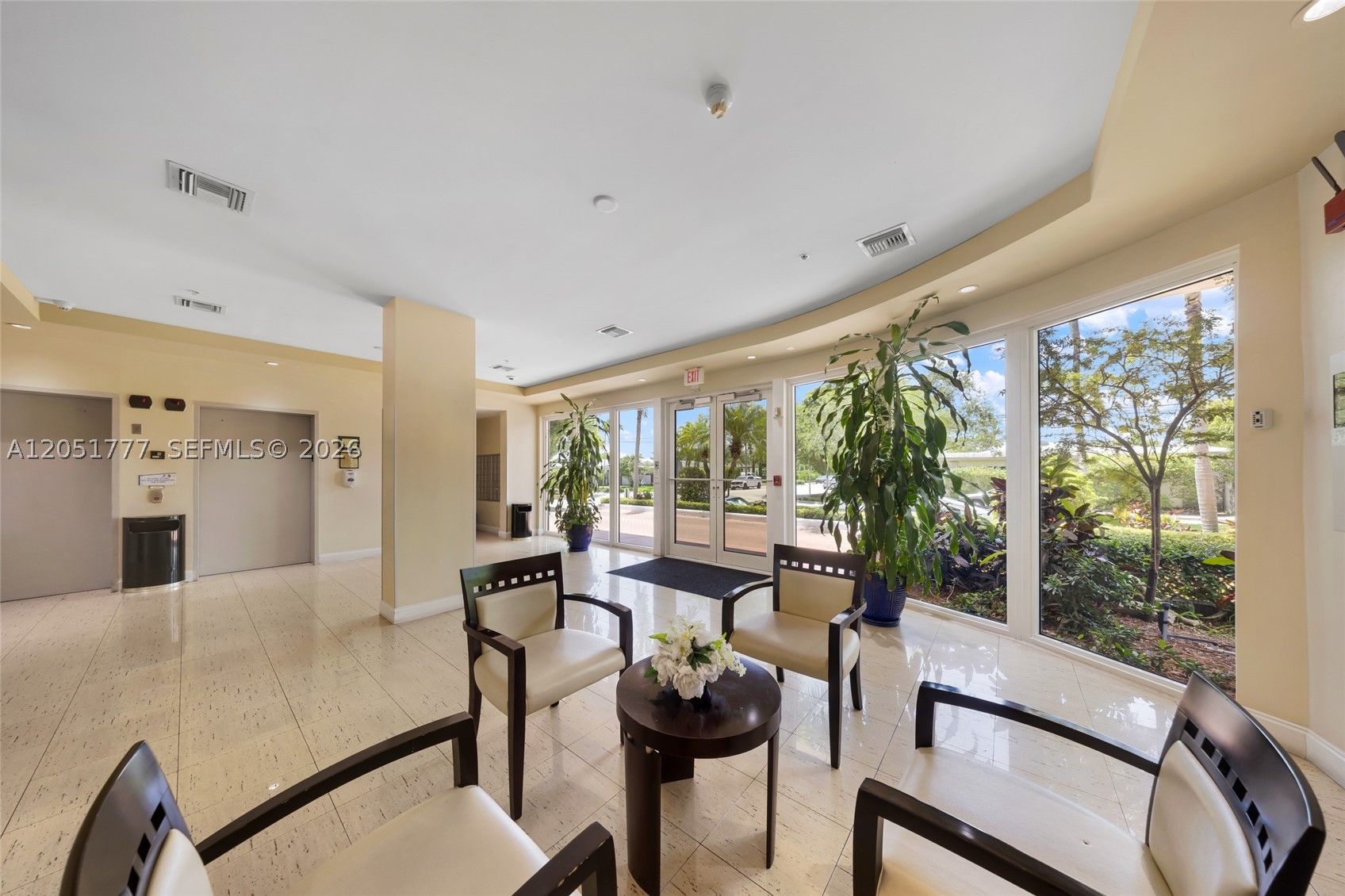 BREEZE CONDO - Residential