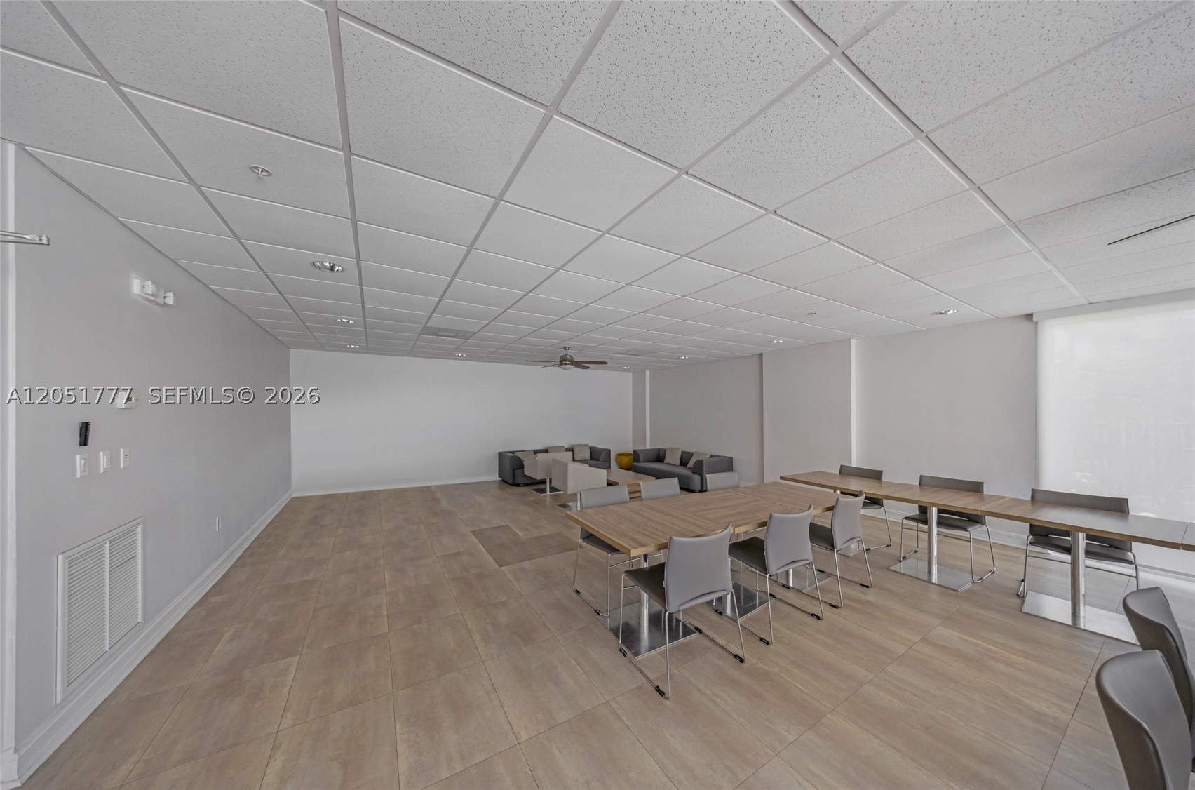 BREEZE CONDO - Residential