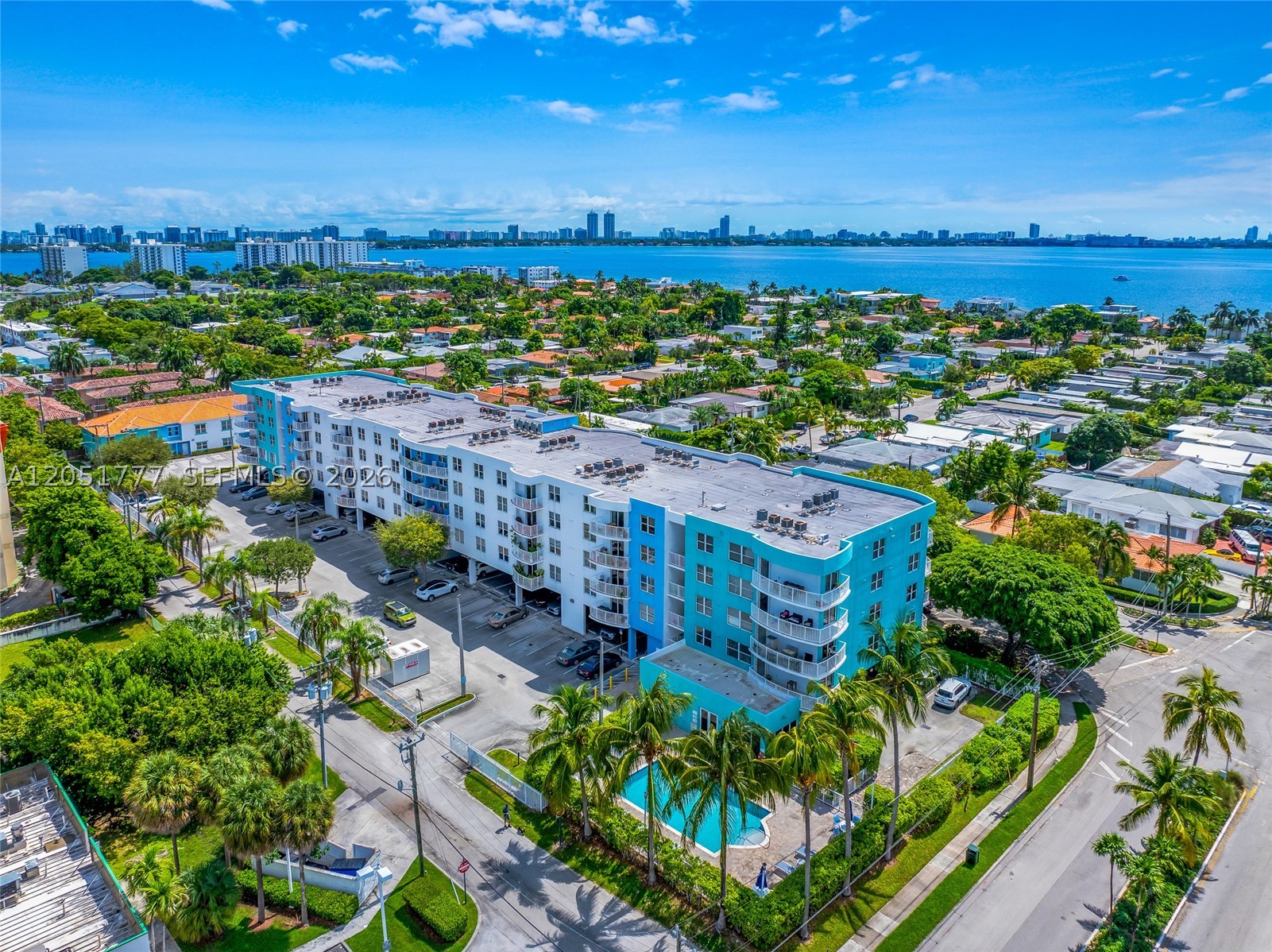 BREEZE CONDO - Residential