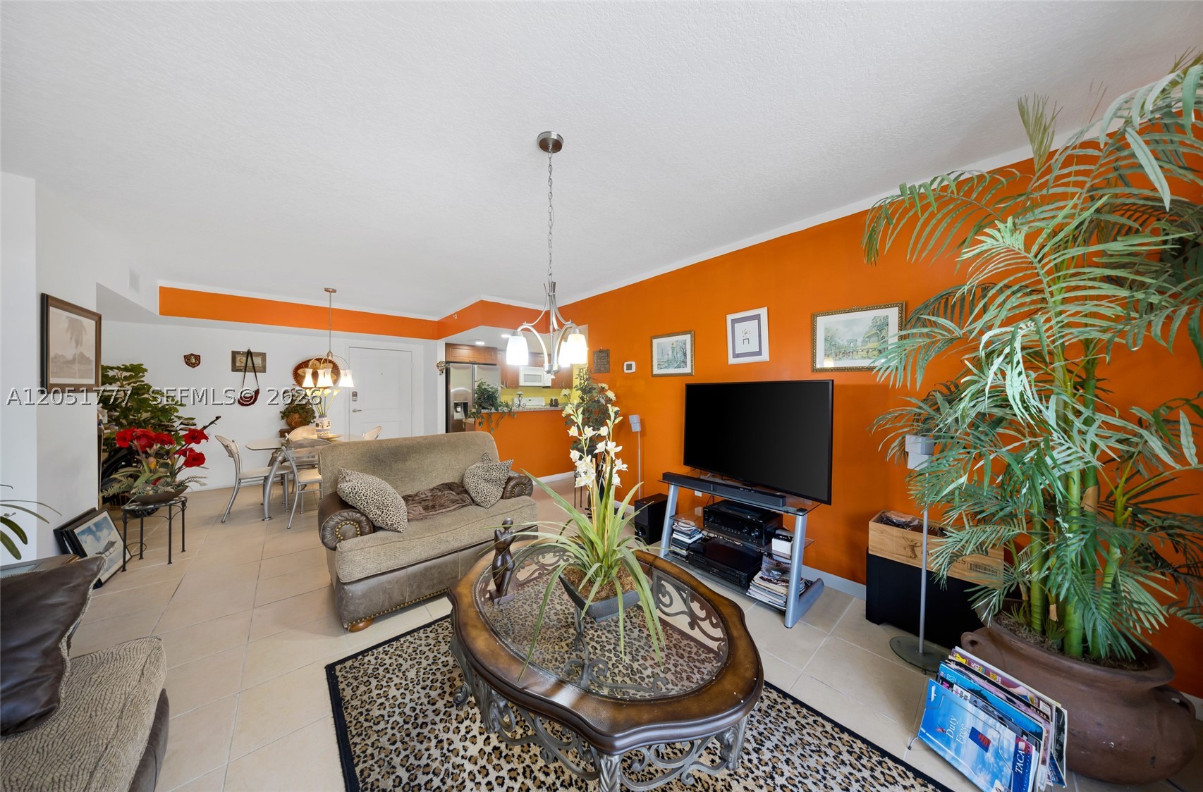 BREEZE CONDO - Residential