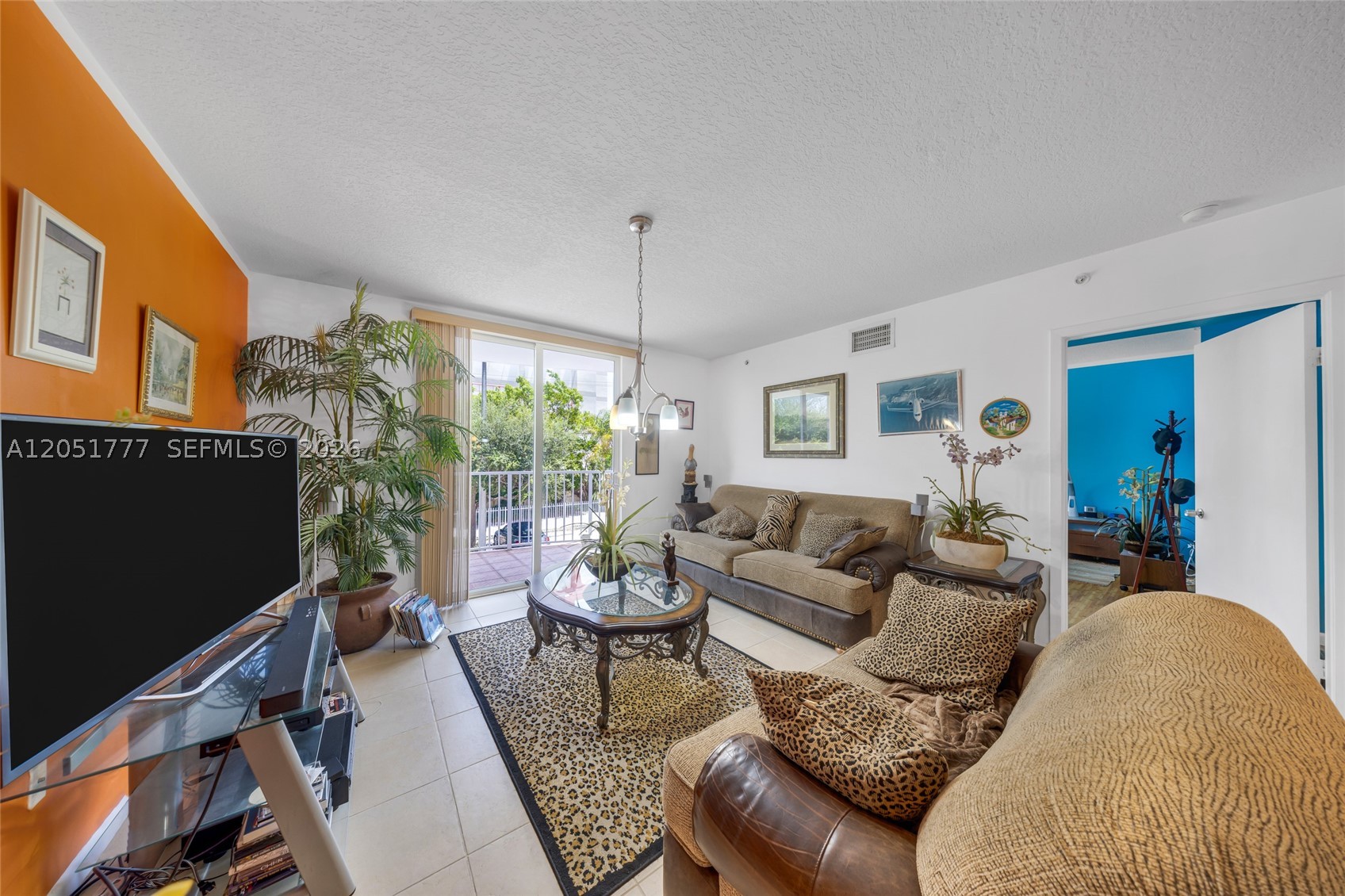 BREEZE CONDO - Residential