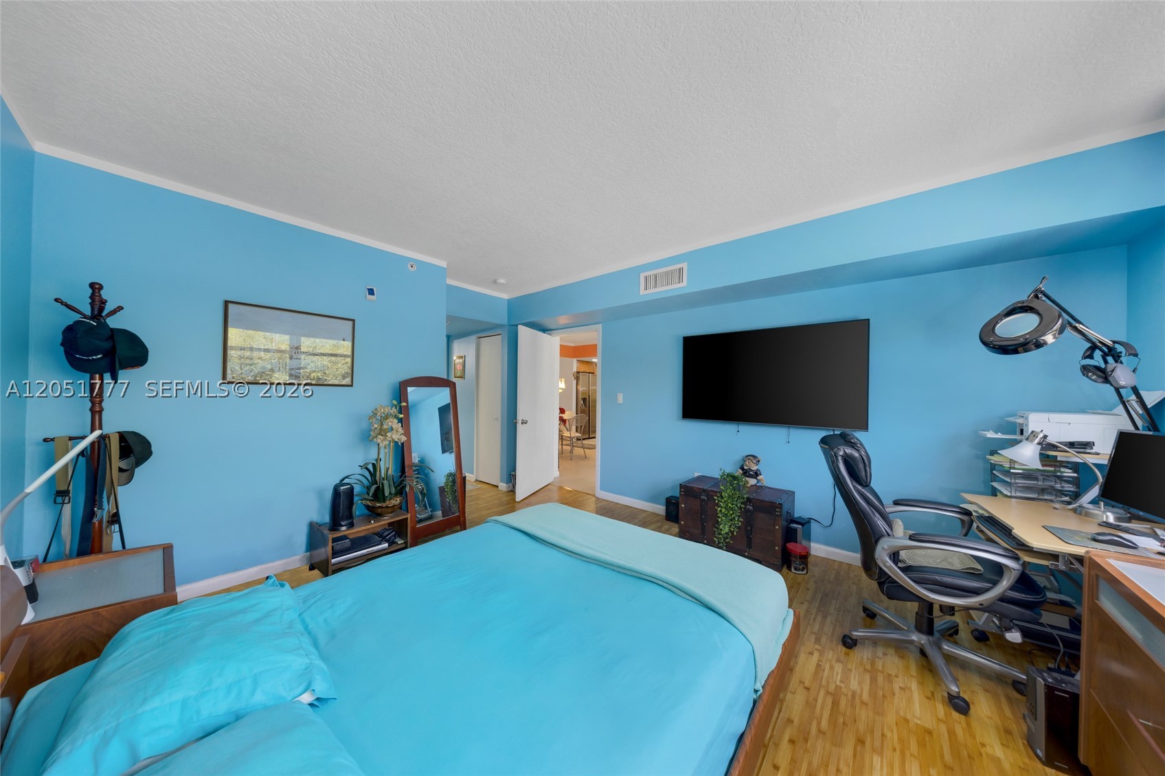 BREEZE CONDO - Residential