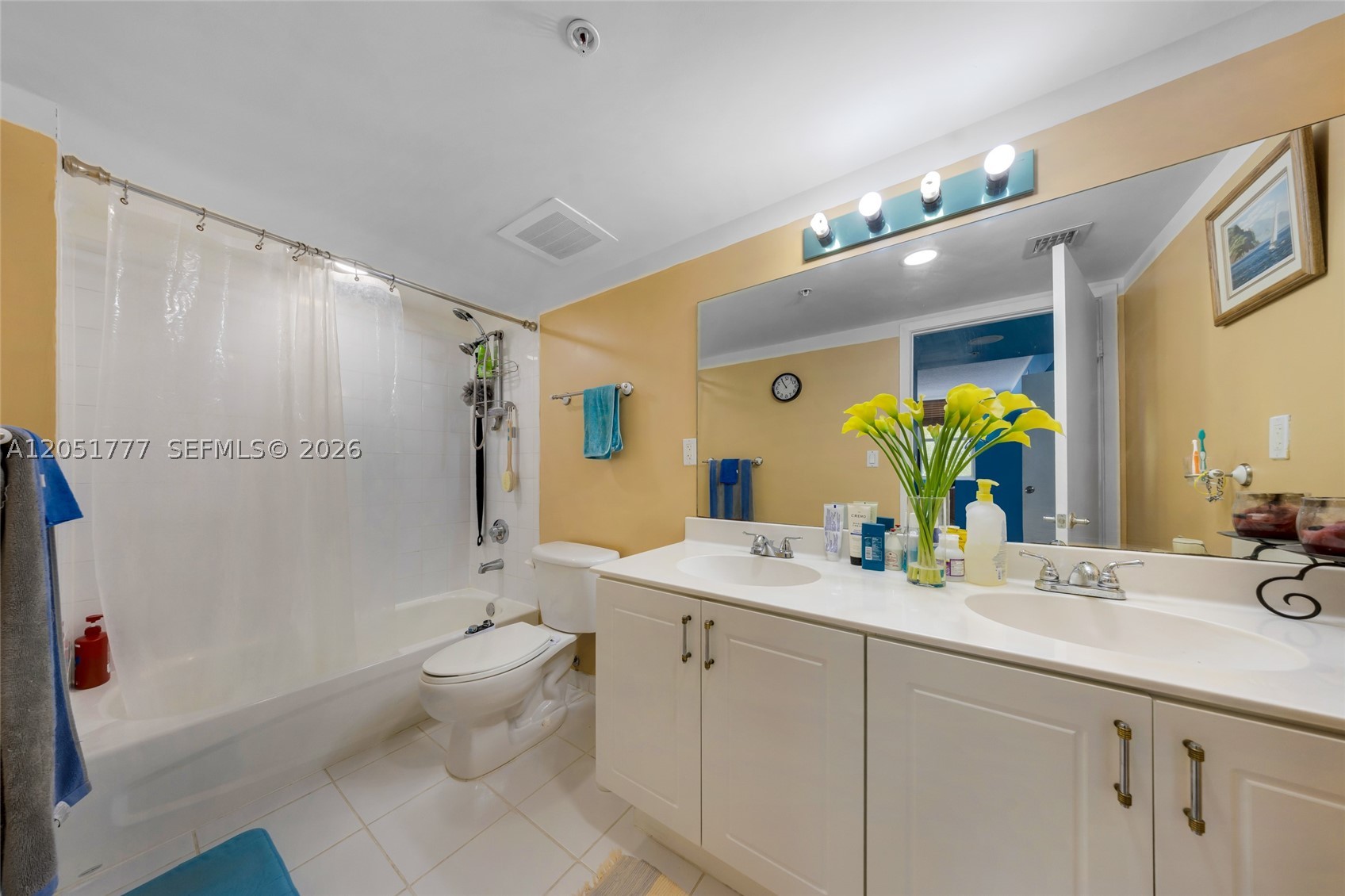 BREEZE CONDO - Residential