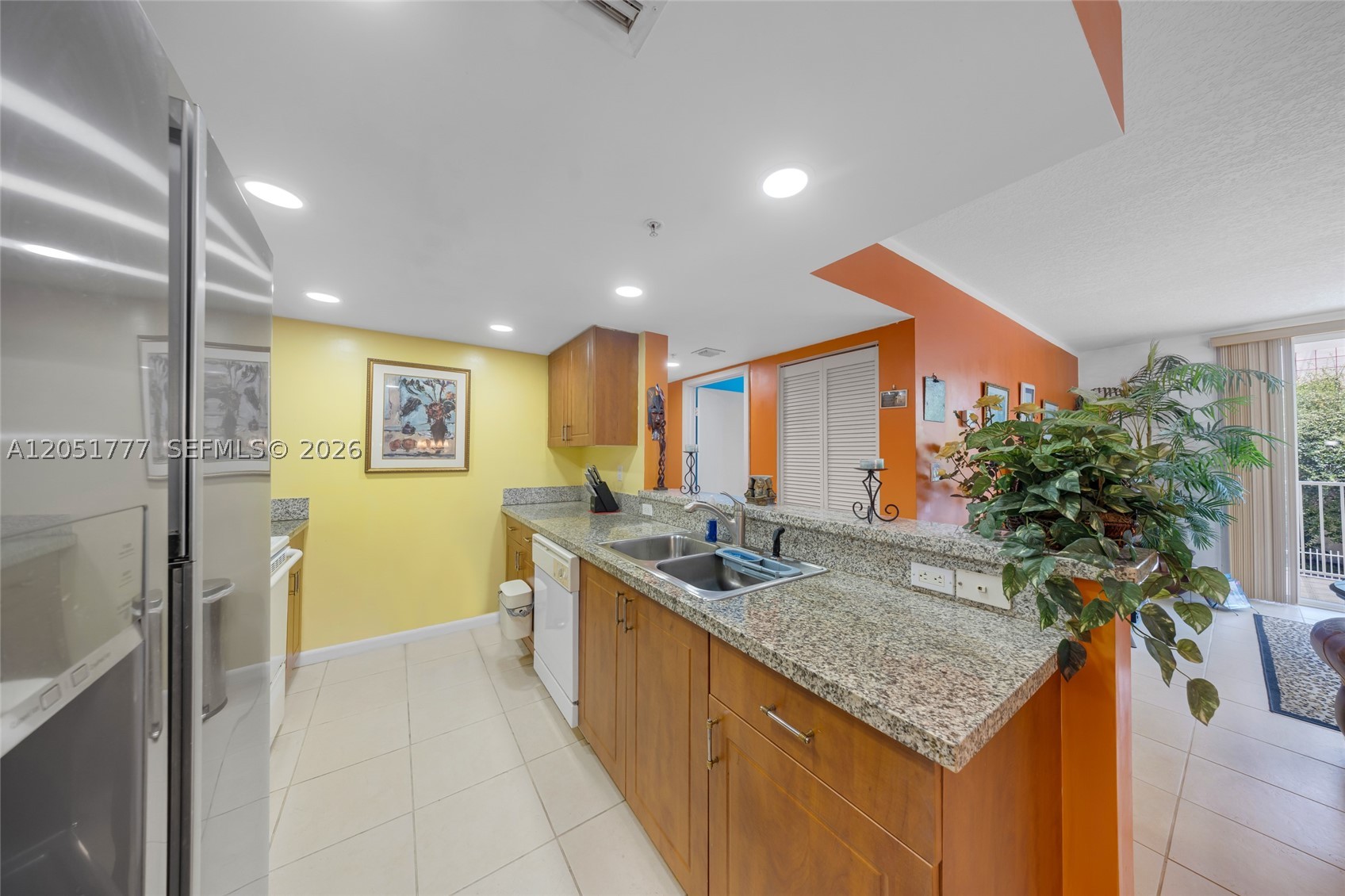 BREEZE CONDO - Residential