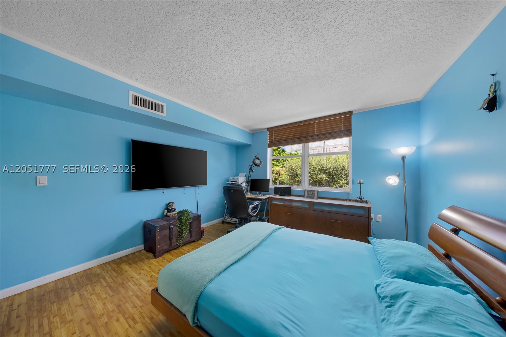 BREEZE CONDO - Residential