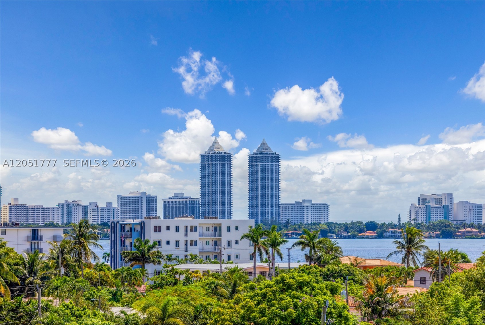 BREEZE CONDO - Residential