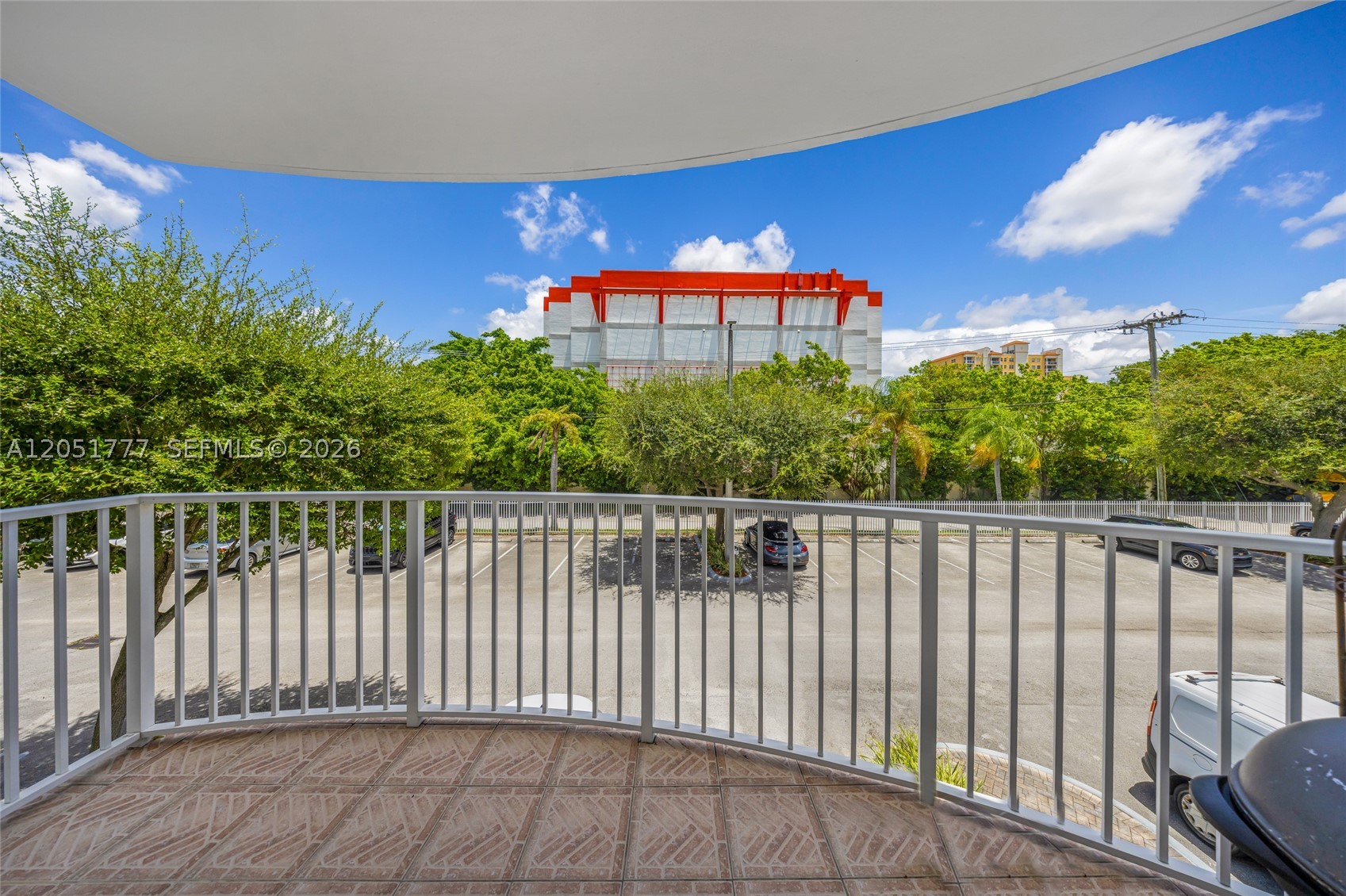 BREEZE CONDO - Residential