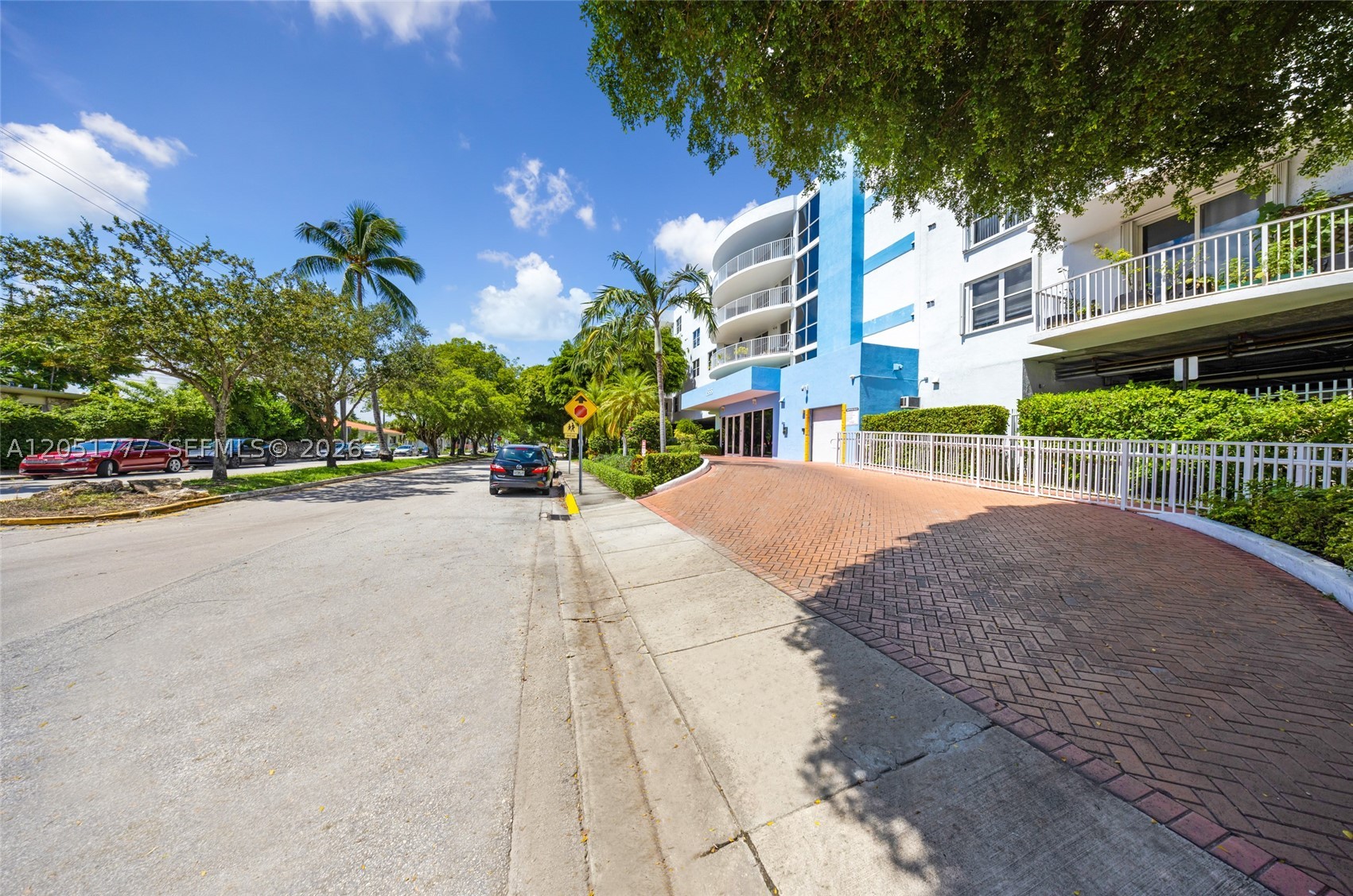 BREEZE CONDO - Residential