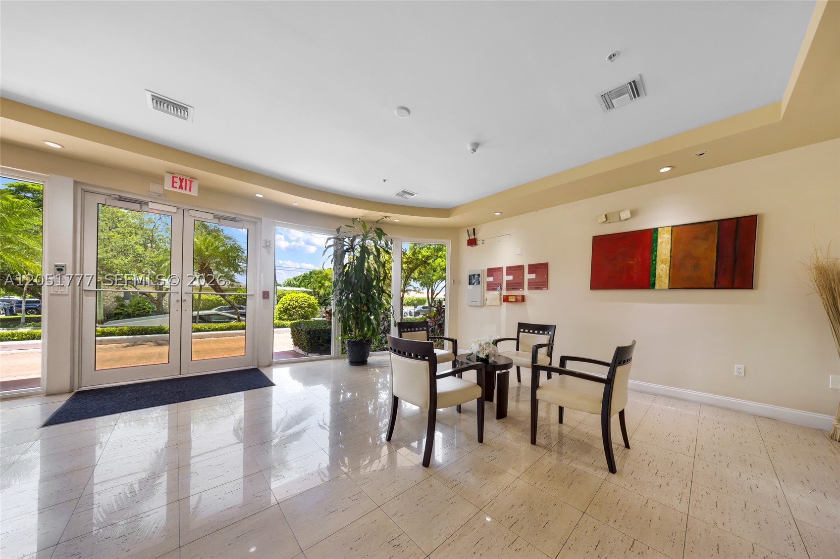 BREEZE CONDO - Residential