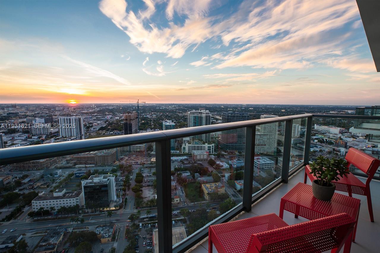 PARAISO BAYVIEWS CONDO - Residential