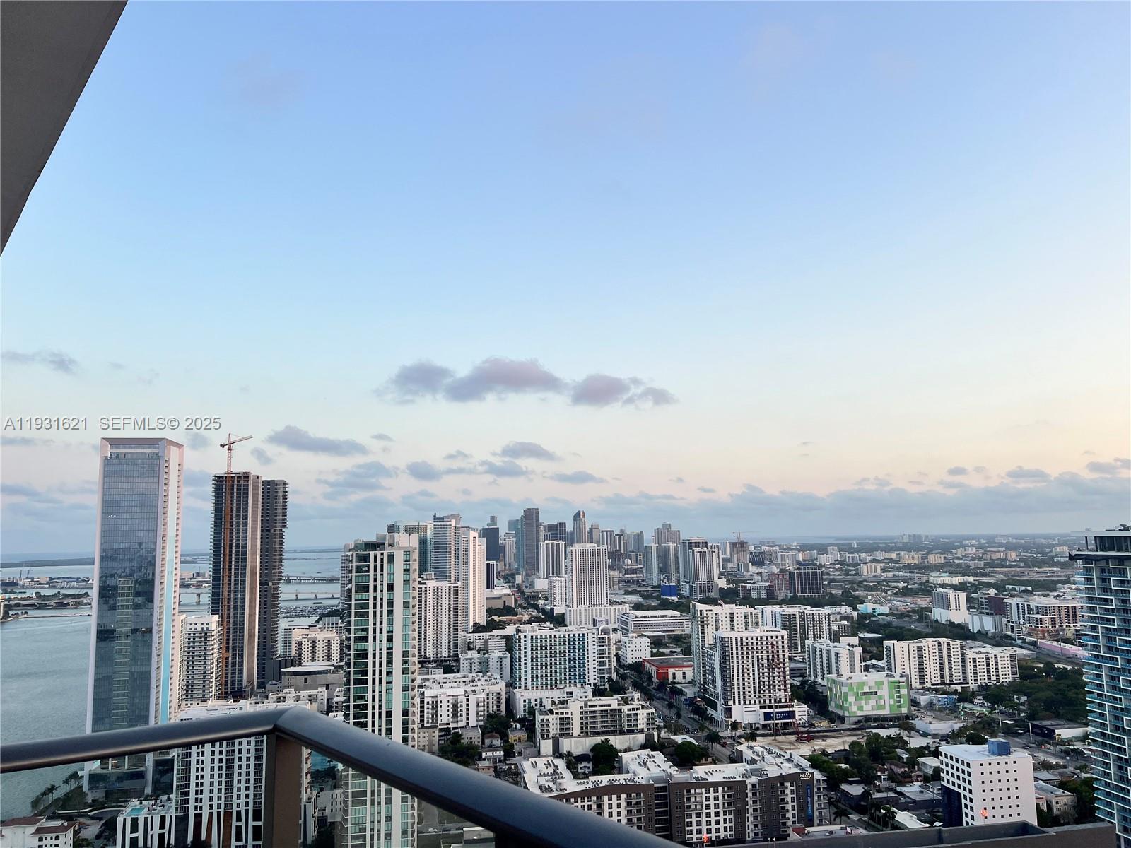 PARAISO BAYVIEWS CONDO - Residential