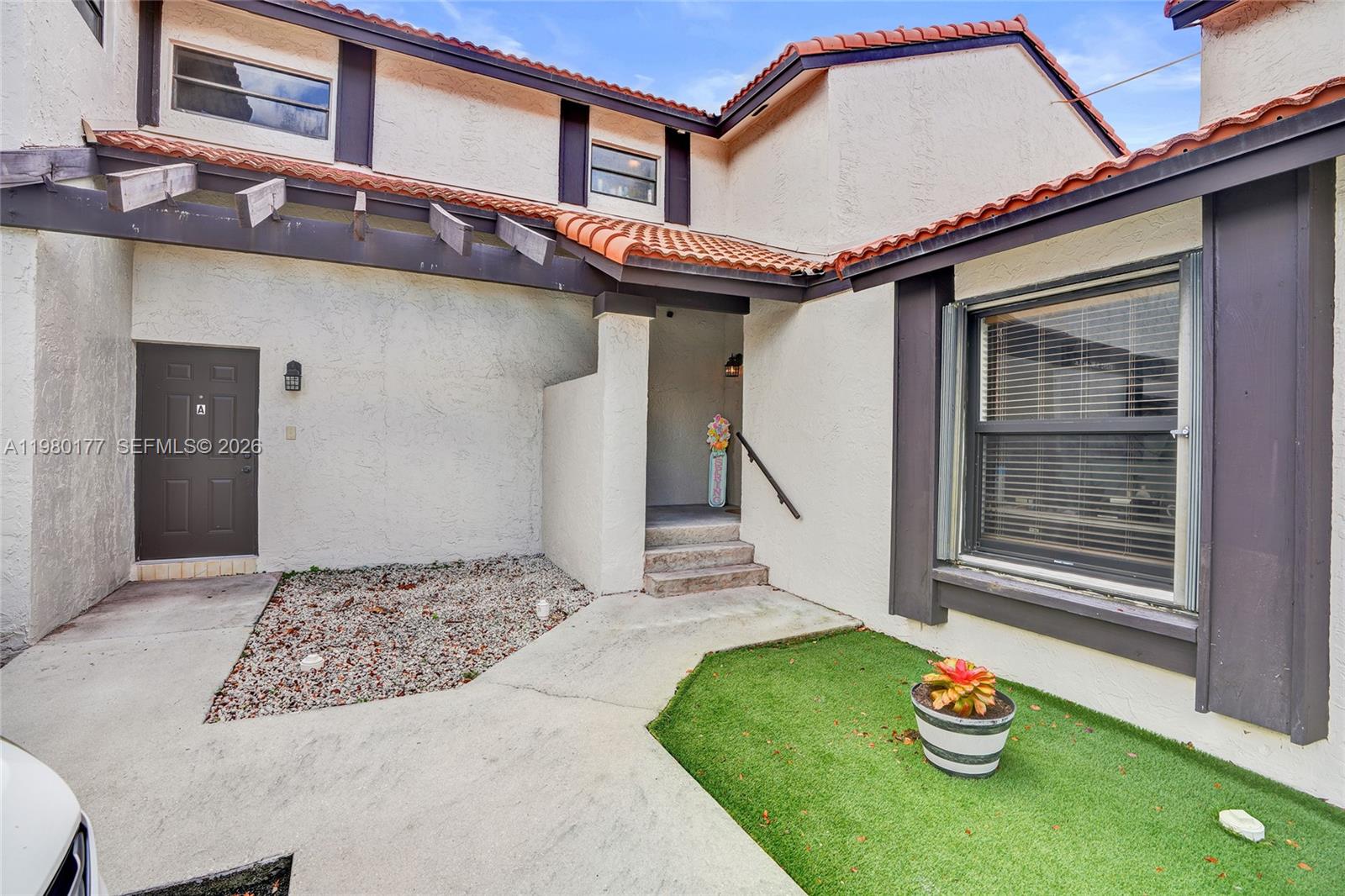 LAKES MEADOW VILG HOMES C - Residential