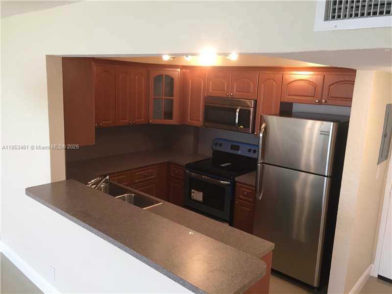 DADELAND PLACE CONDO - Residential Lease
