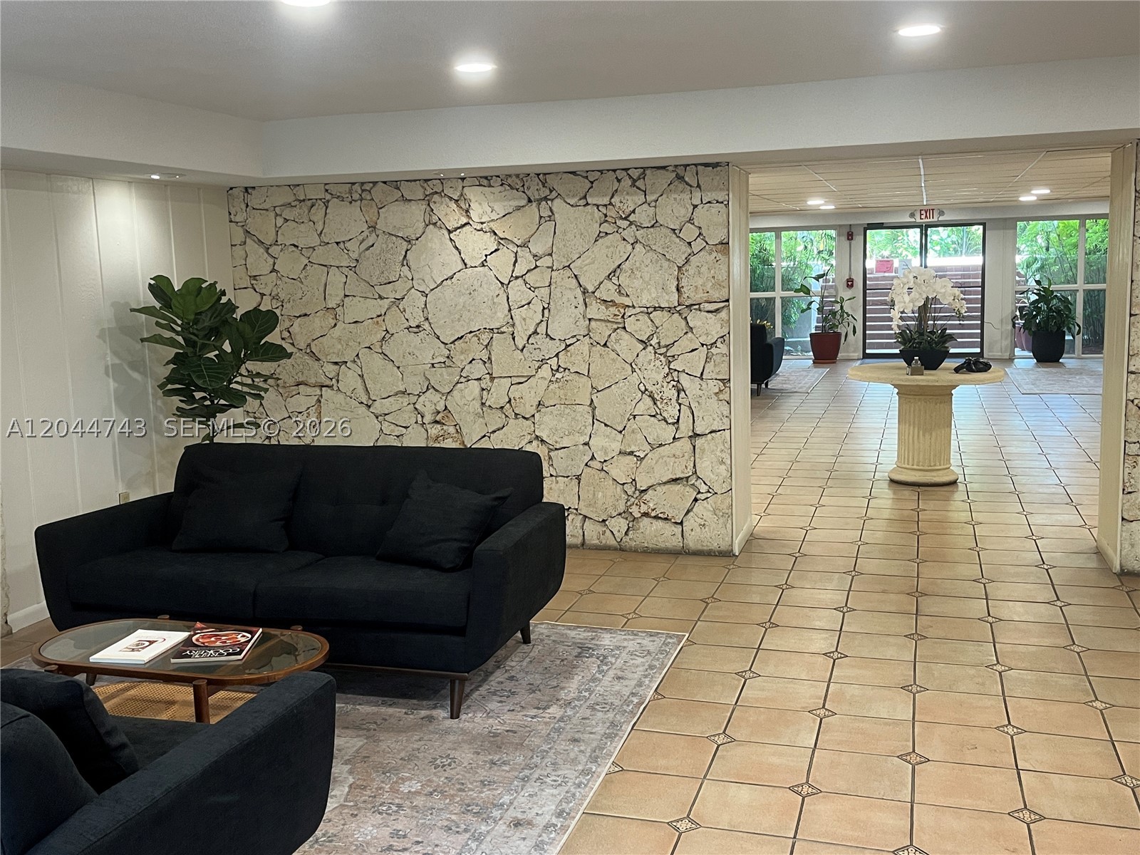 VILLA CAPRI CONDO - Residential Lease