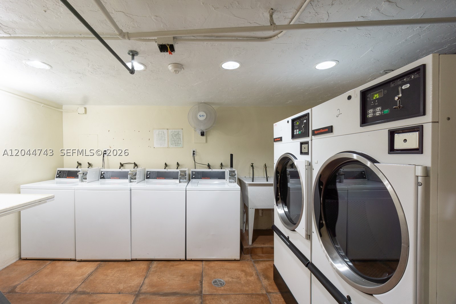 VILLA CAPRI CONDO - Residential Lease