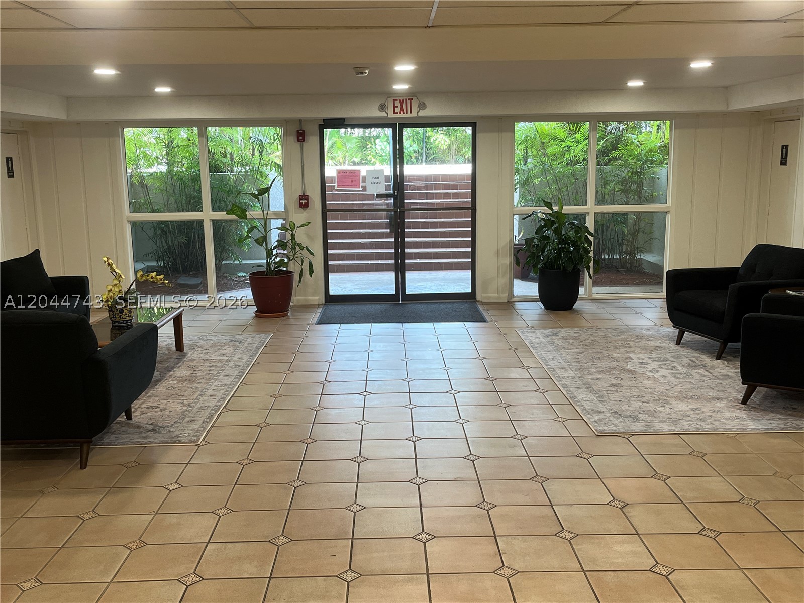 VILLA CAPRI CONDO - Residential Lease