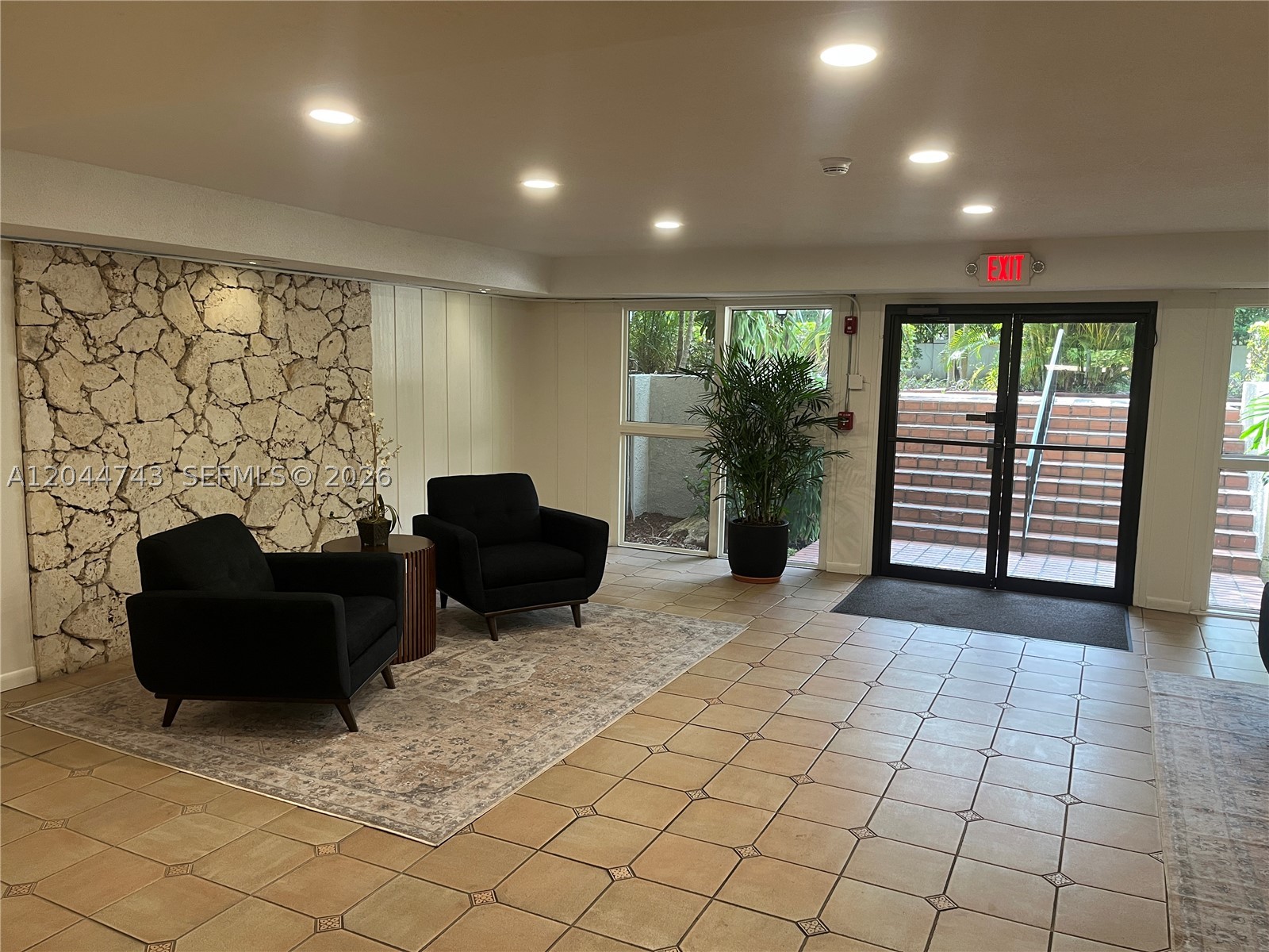 VILLA CAPRI CONDO - Residential Lease