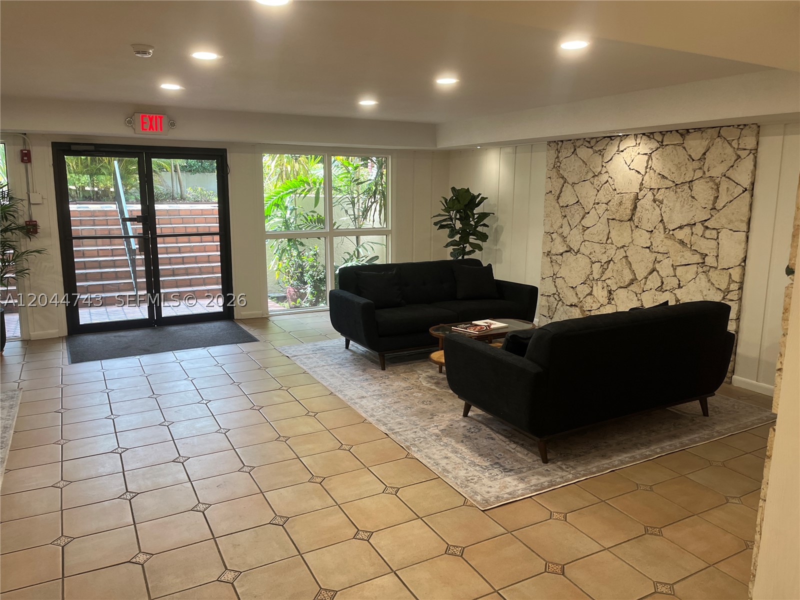 VILLA CAPRI CONDO - Residential Lease