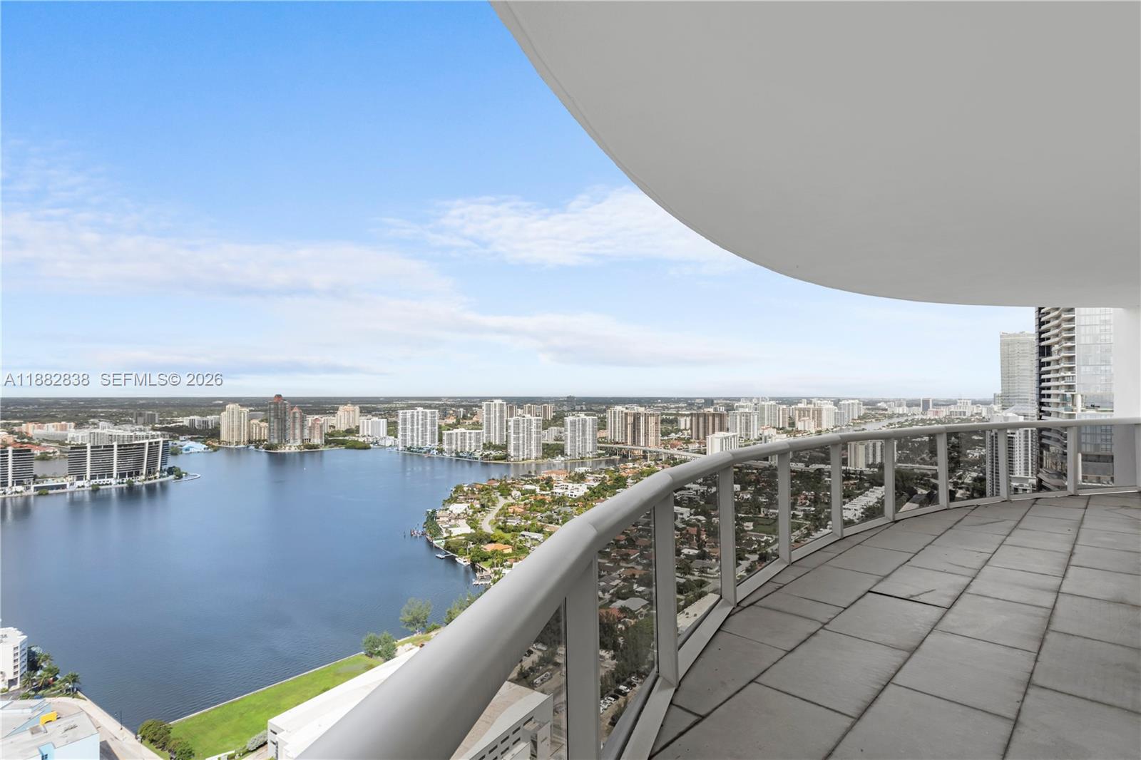 TRUMP ROYALE CONDO - Residential