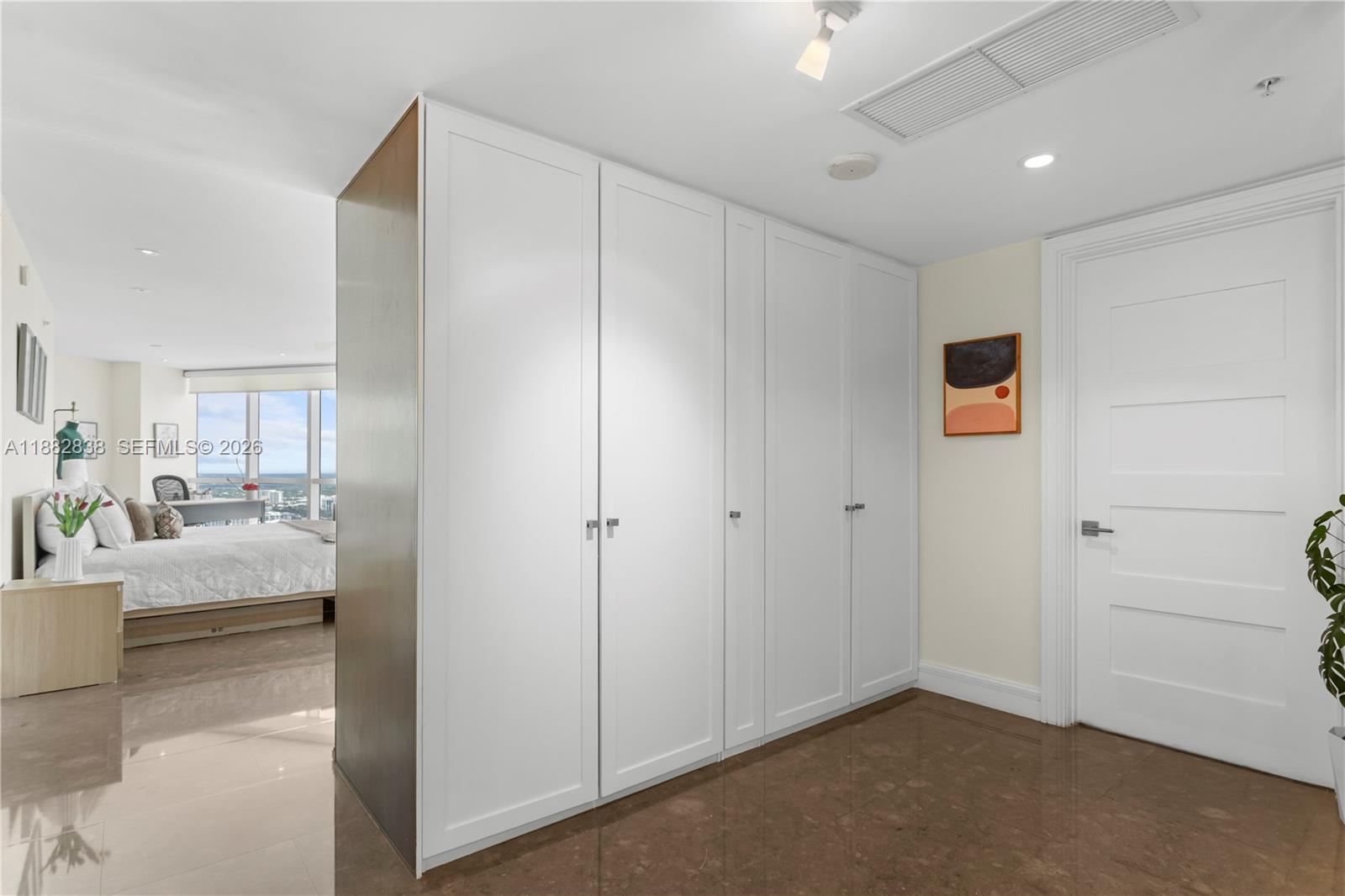 TRUMP ROYALE CONDO - Residential