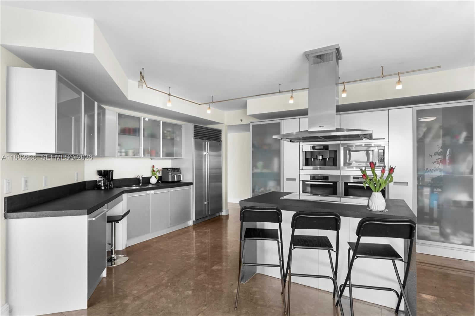 TRUMP ROYALE CONDO - Residential