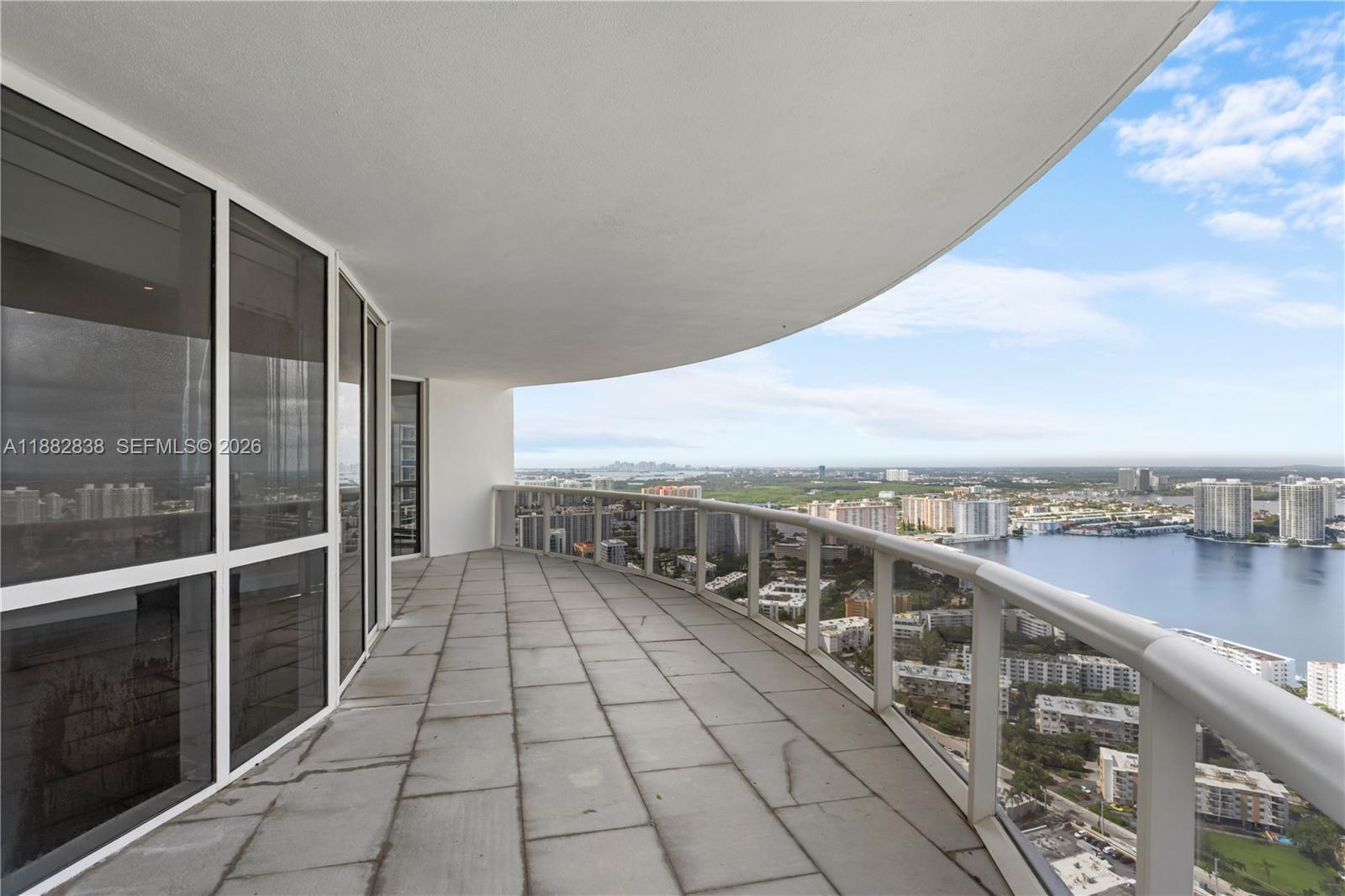 TRUMP ROYALE CONDO - Residential