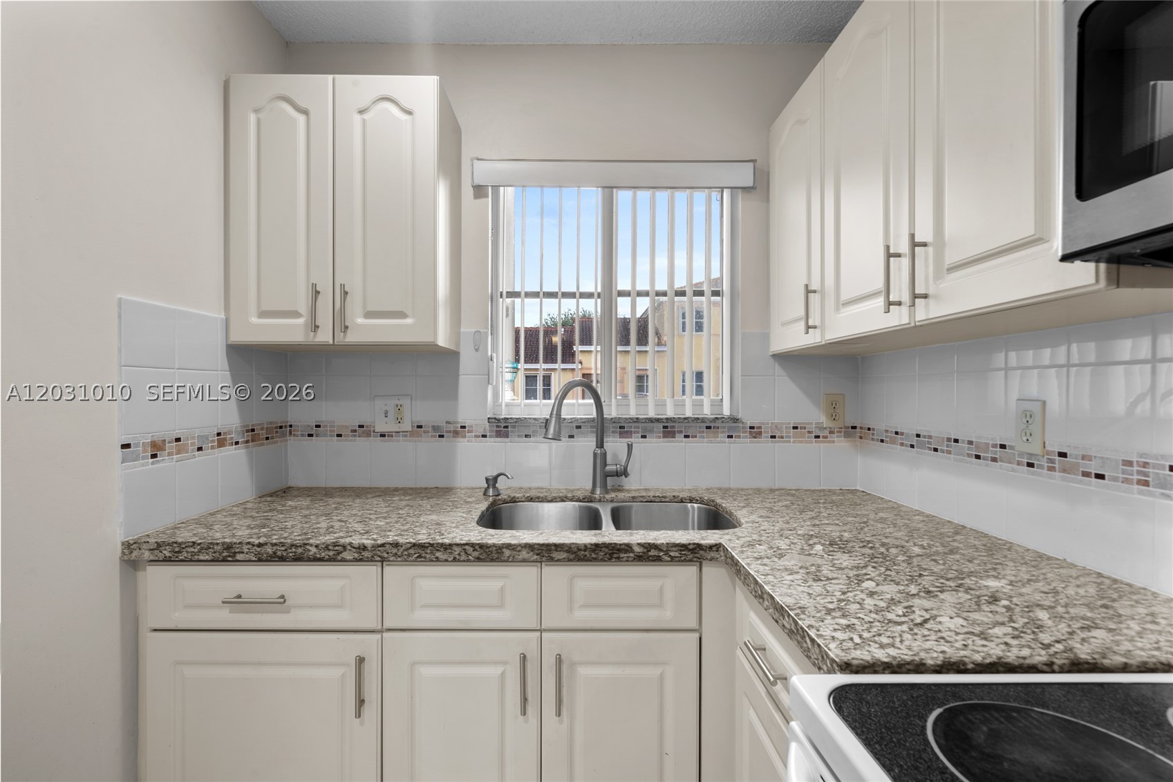 VILLAS AT BRISTOL PARK CO - Residential