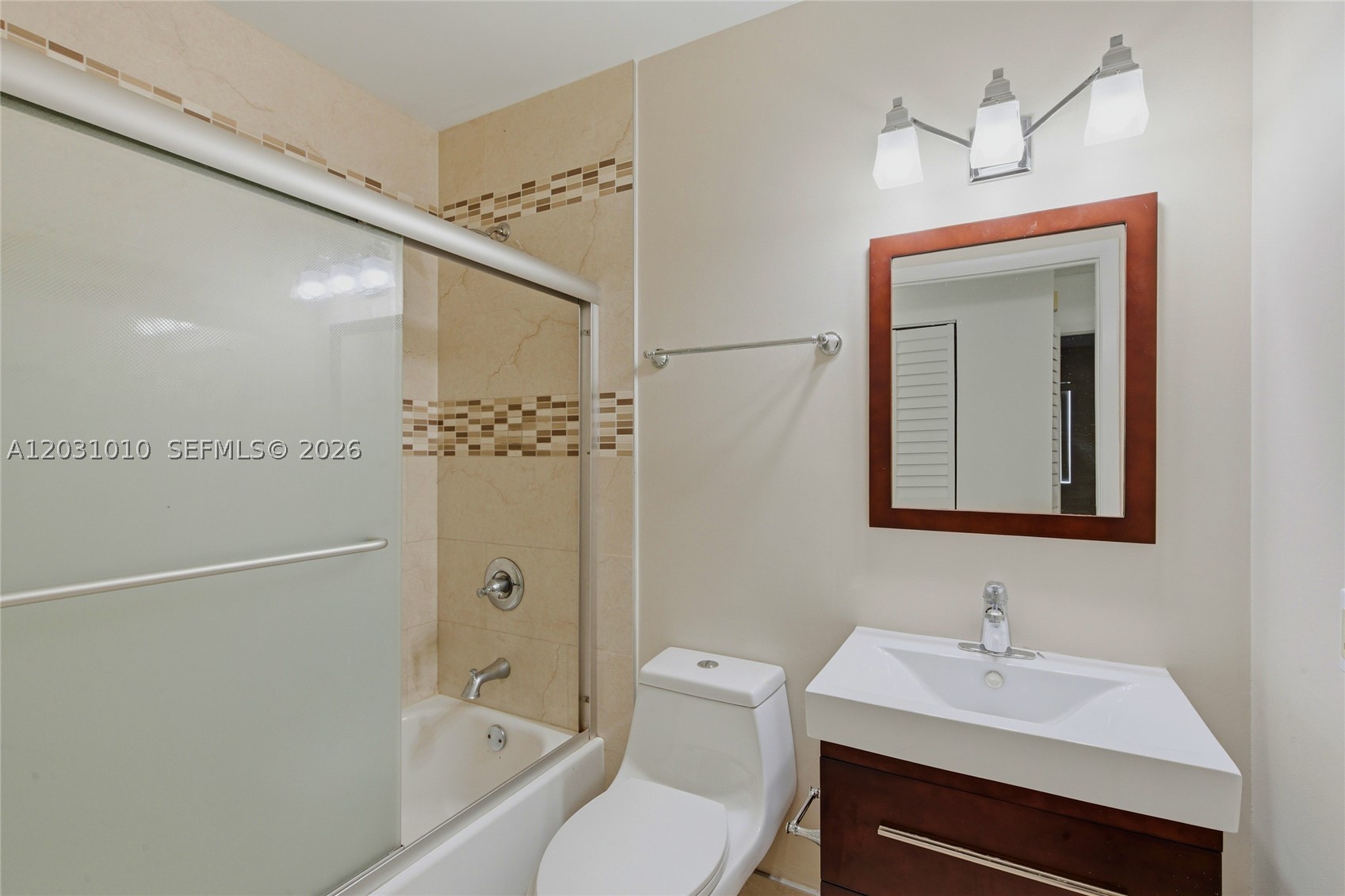 VILLAS AT BRISTOL PARK CO - Residential