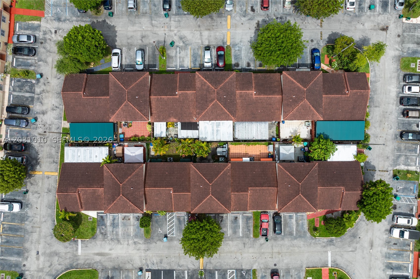 VILLAS AT BRISTOL PARK CO - Residential