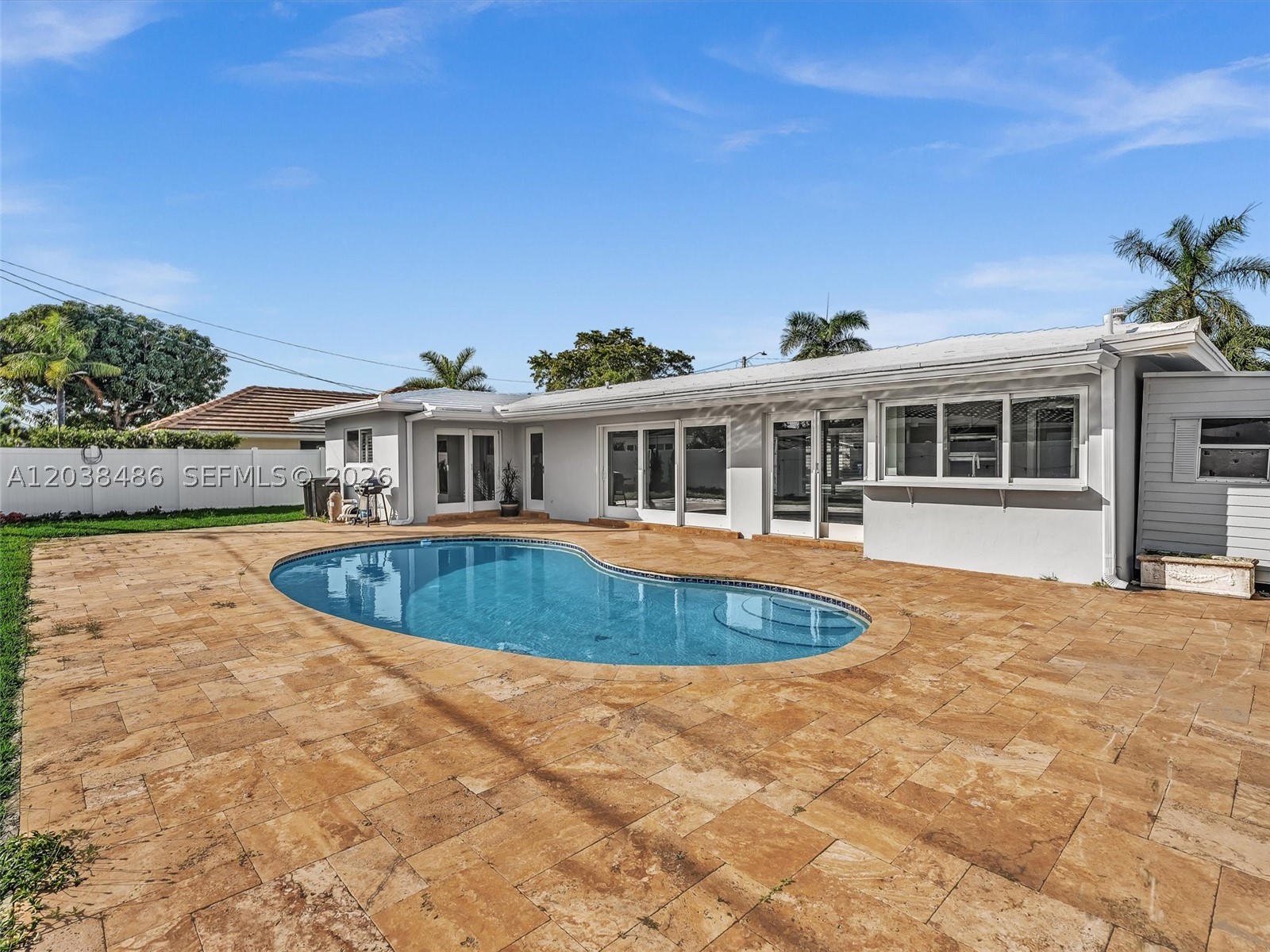 IMPERIAL POINT 2 SEC - Residential Lease