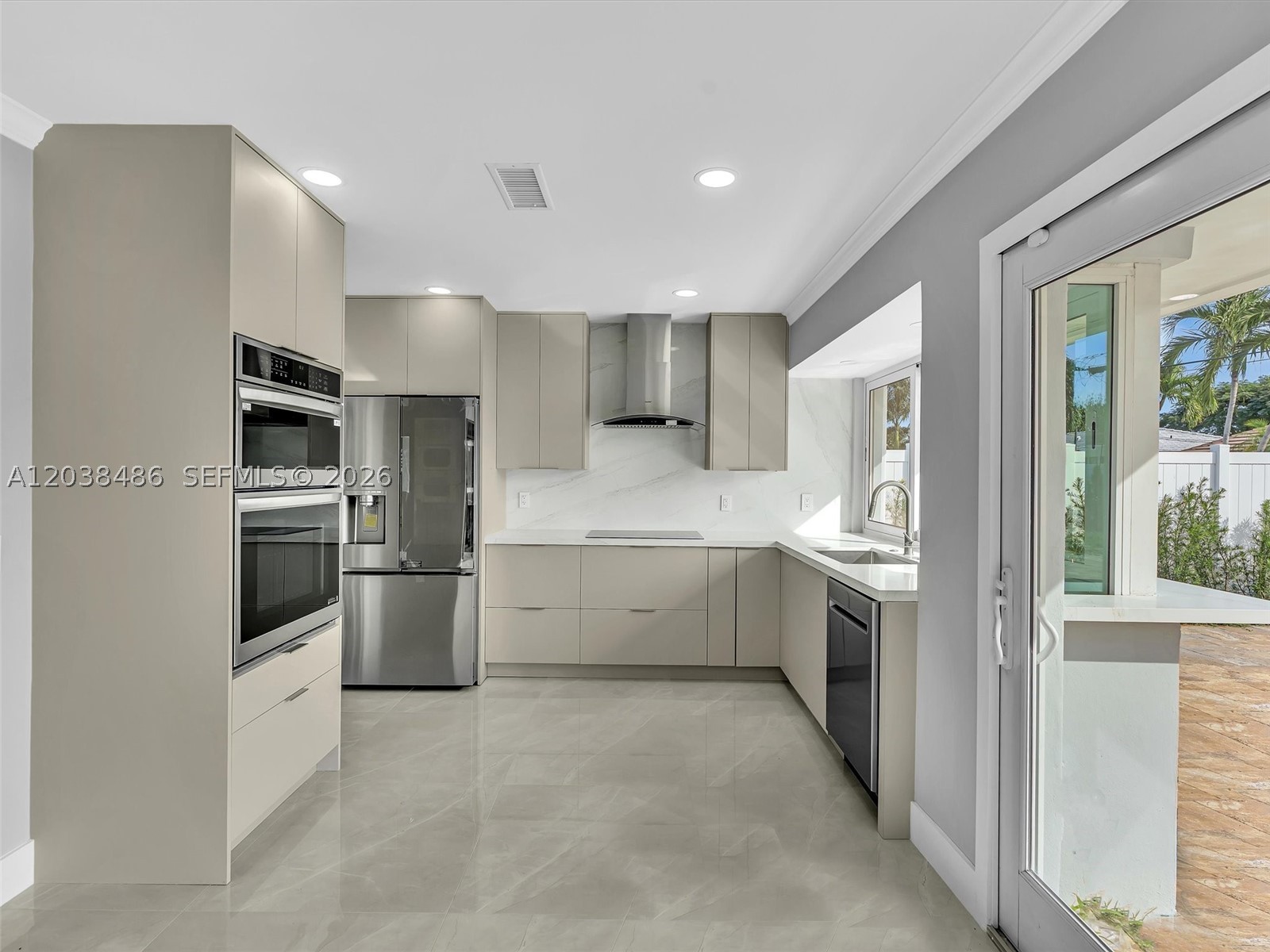 IMPERIAL POINT 2 SEC - Residential Lease