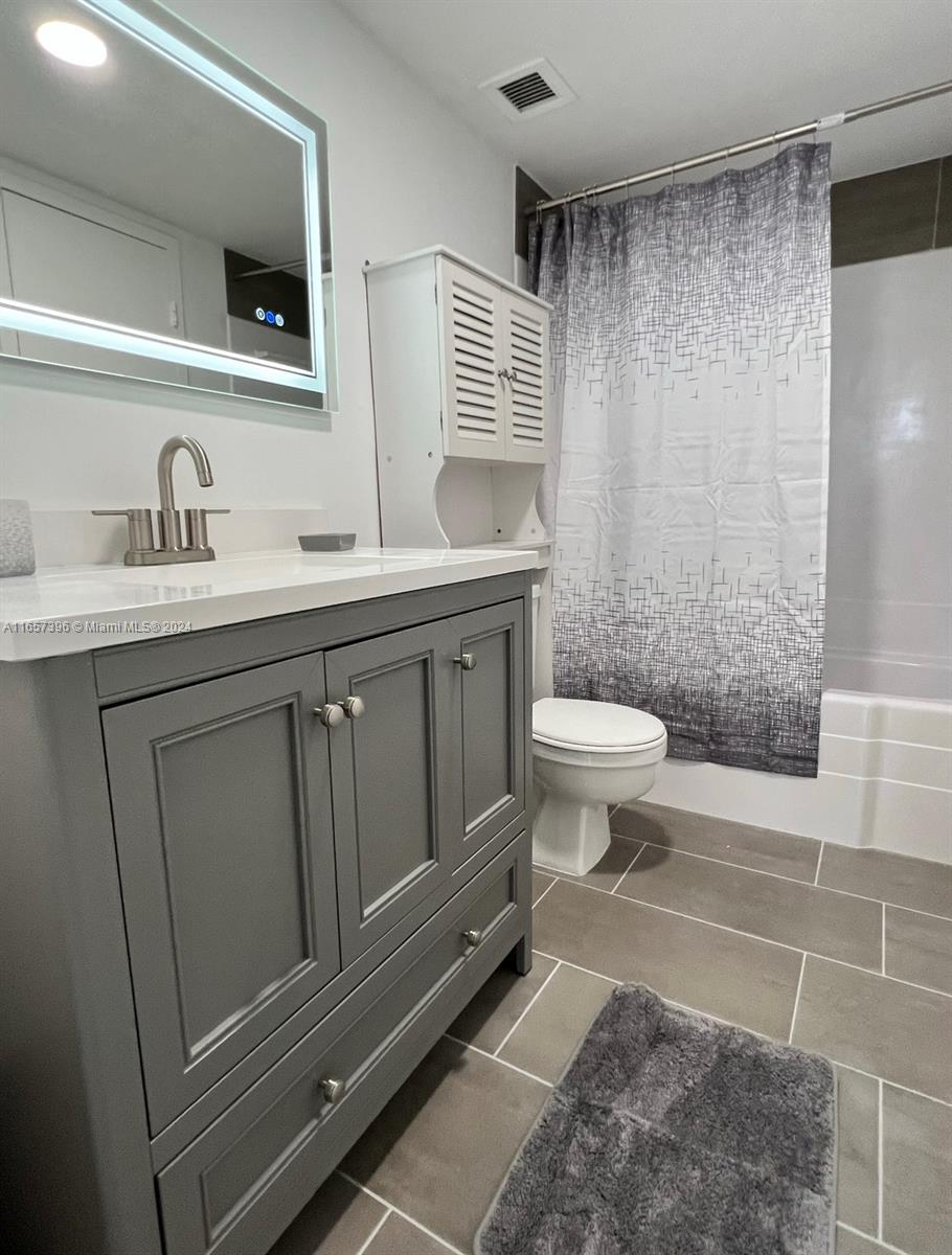 SAILBOAT CAY CONDO - Residential