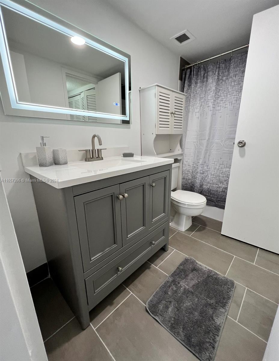 SAILBOAT CAY CONDO - Residential