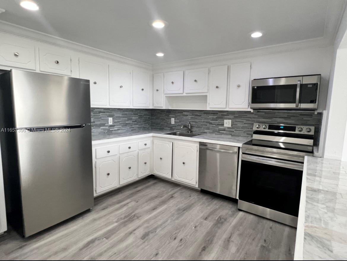 SAILBOAT CAY CONDO - Residential