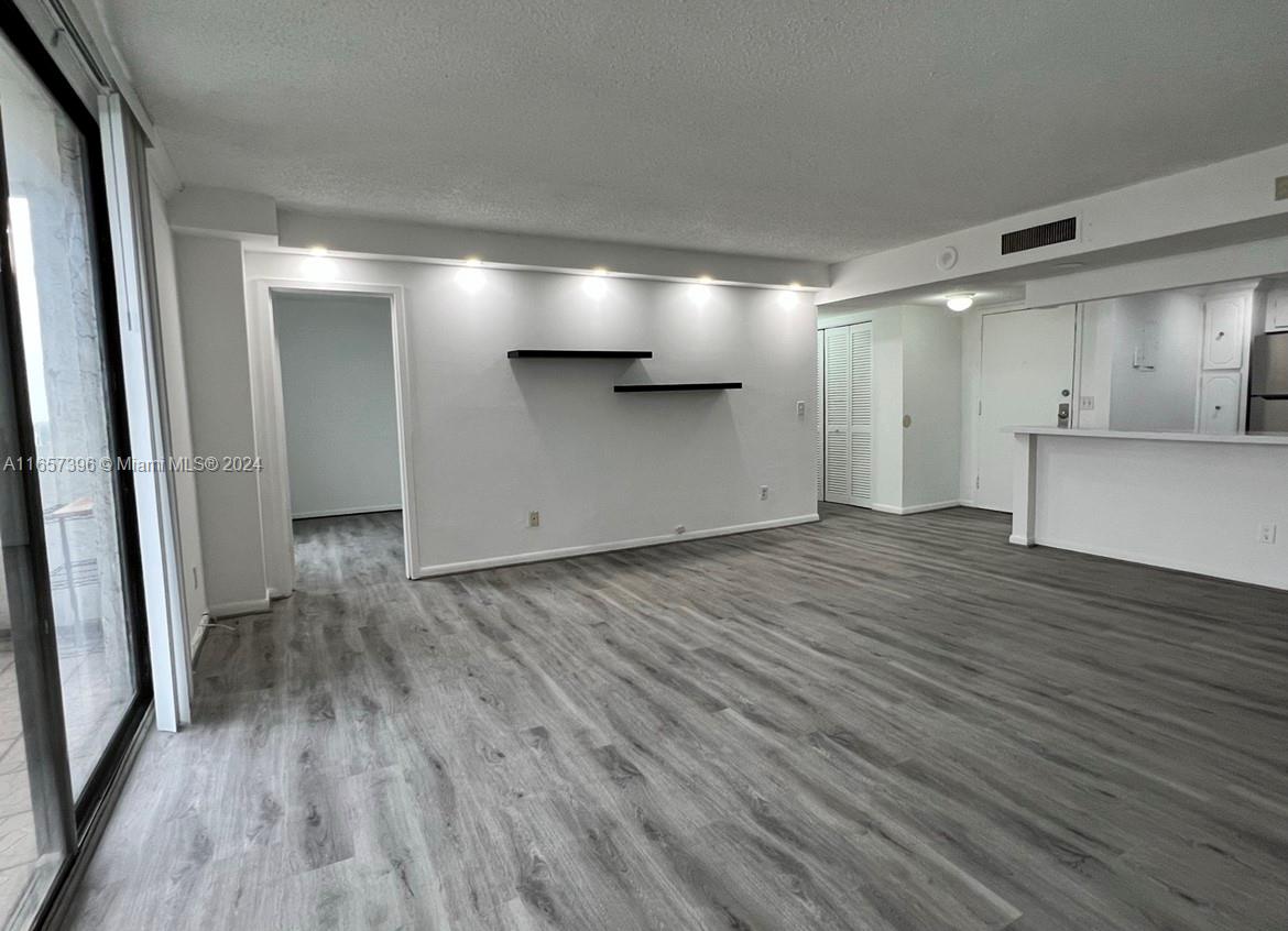 SAILBOAT CAY CONDO - Residential