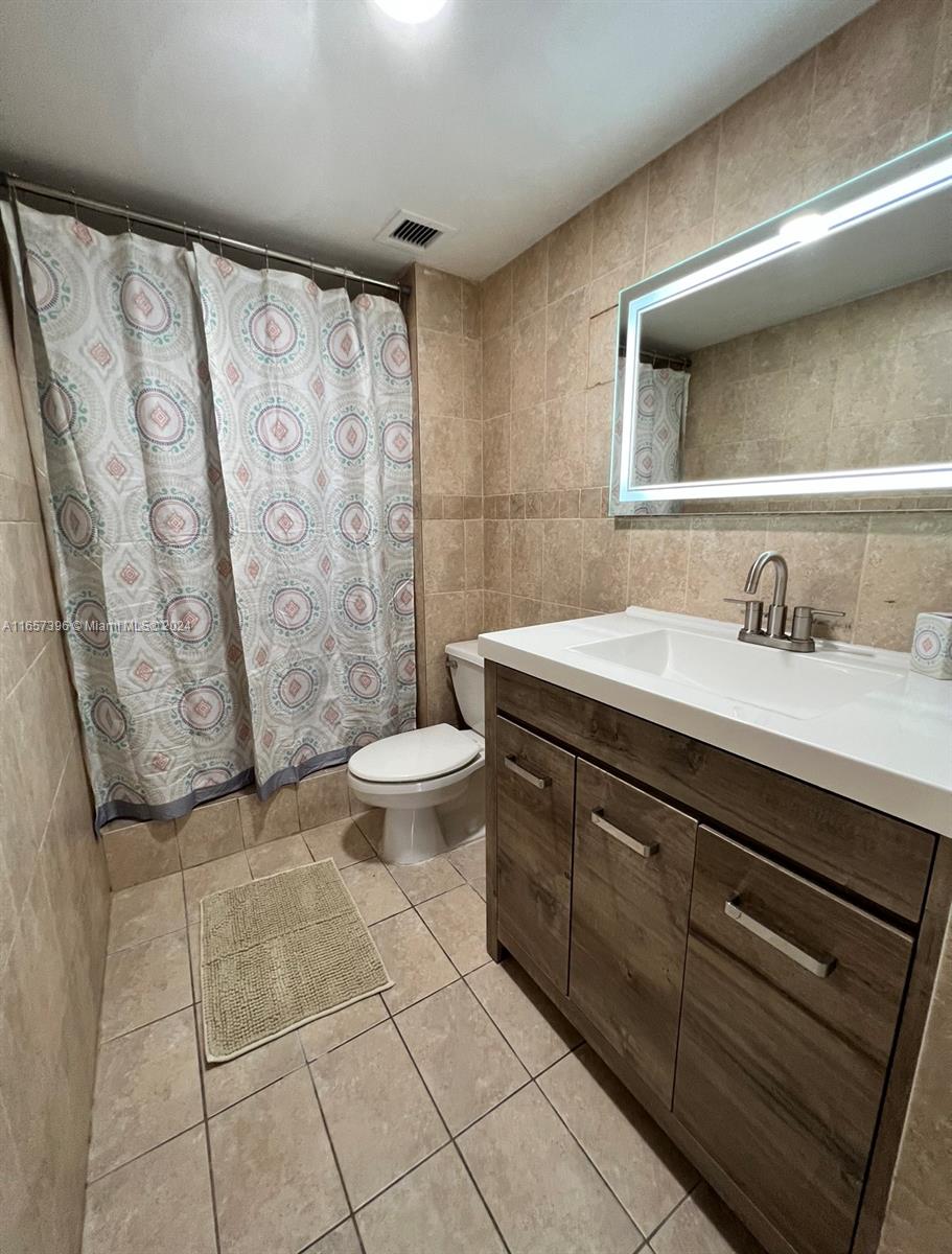 SAILBOAT CAY CONDO - Residential