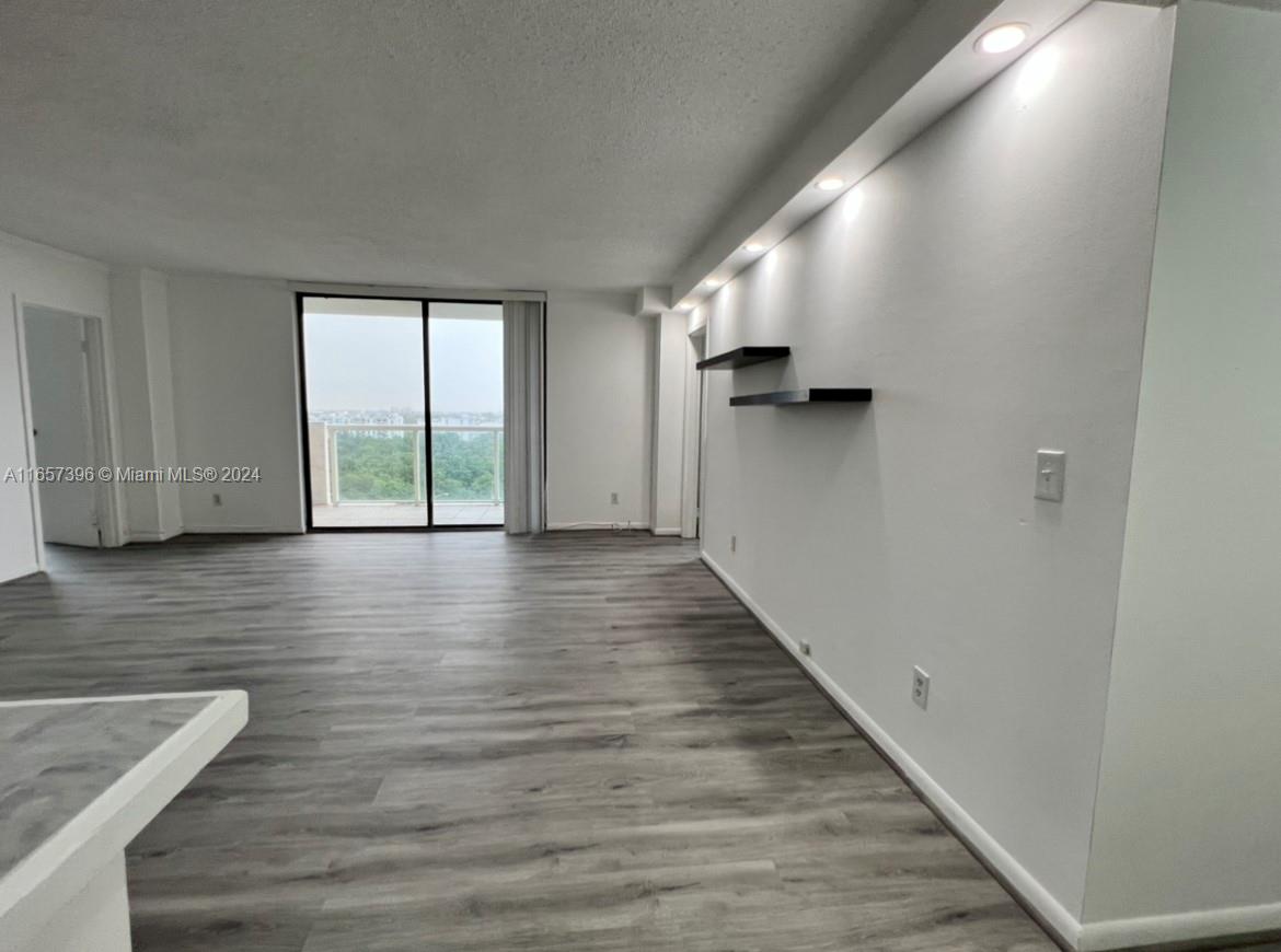 SAILBOAT CAY CONDO - Residential