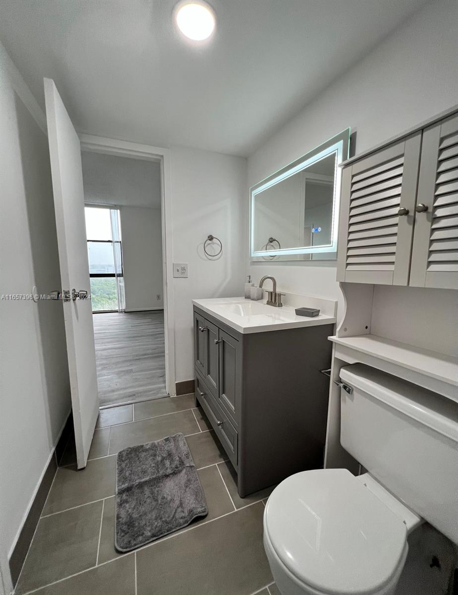 SAILBOAT CAY CONDO - Residential