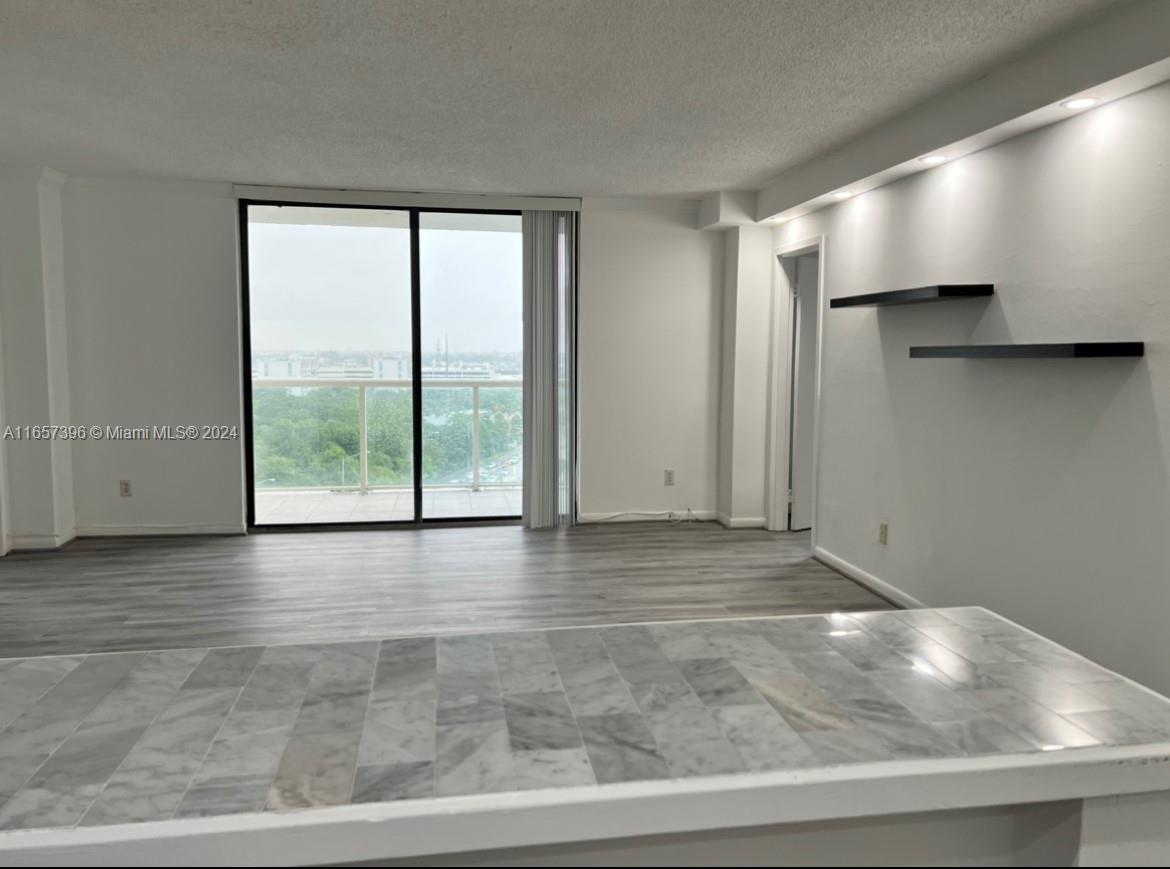 SAILBOAT CAY CONDO - Residential