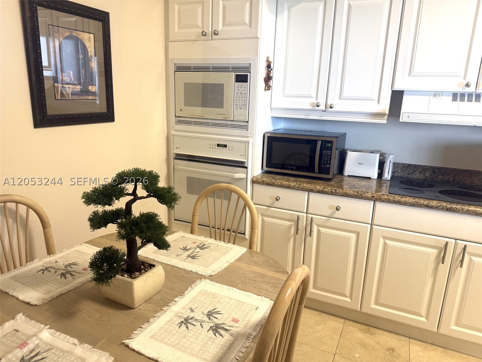 MIRAGE CONDO - Residential Lease