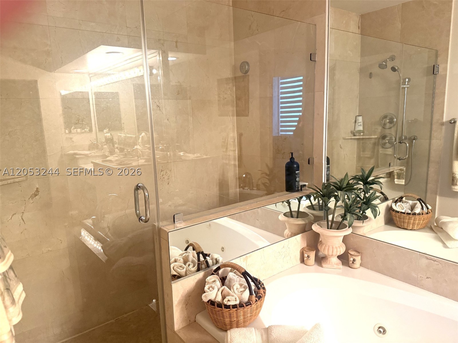 MIRAGE CONDO - Residential Lease