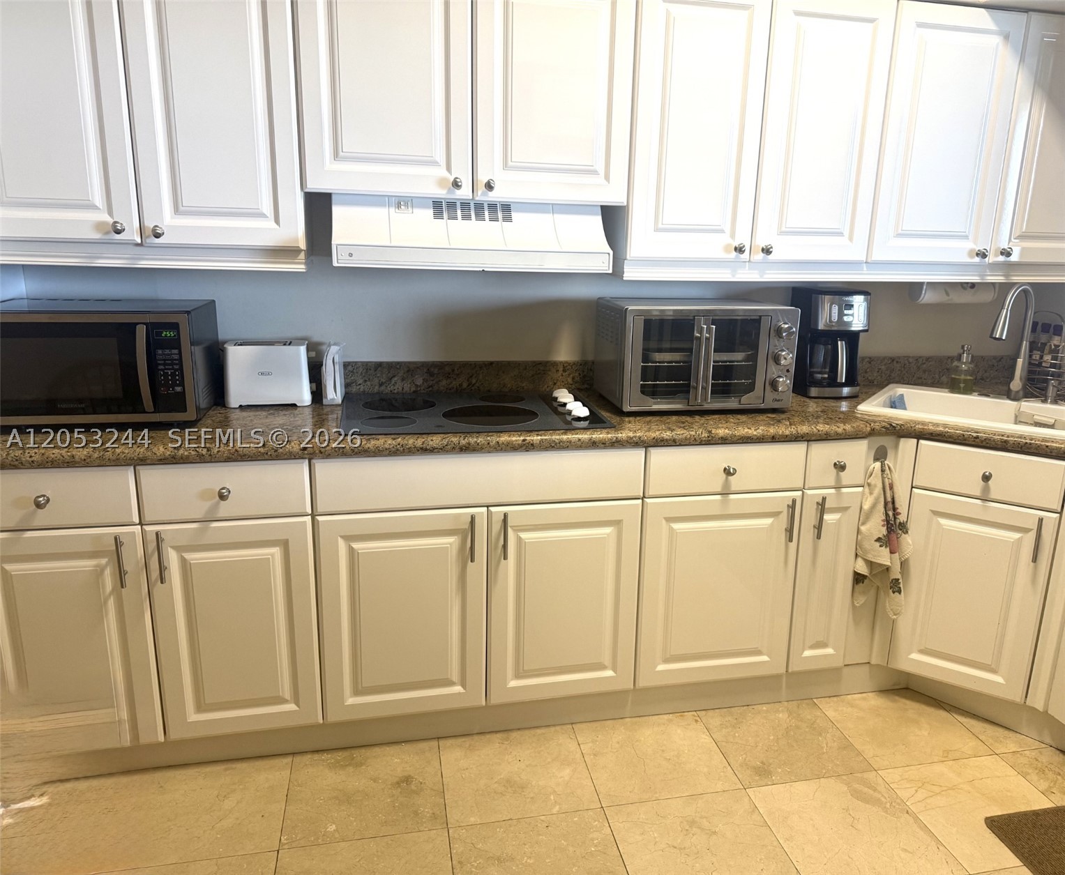 MIRAGE CONDO - Residential Lease