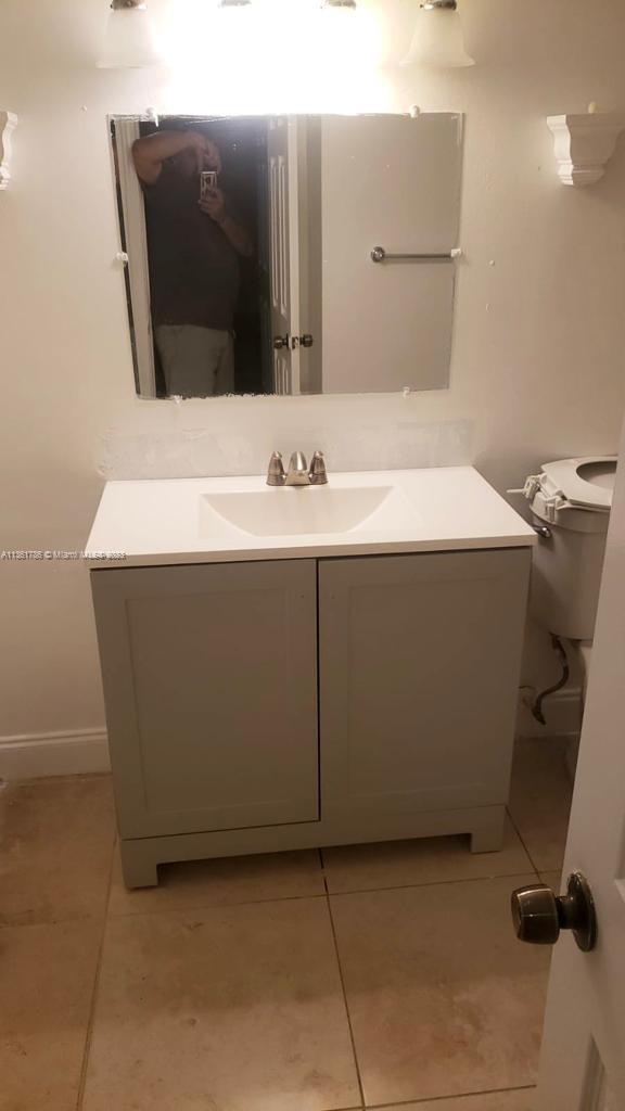 VENETIAN PALMS CONDO - Residential Lease