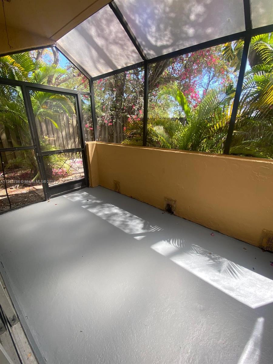VENETIAN PALMS CONDO - Residential Lease