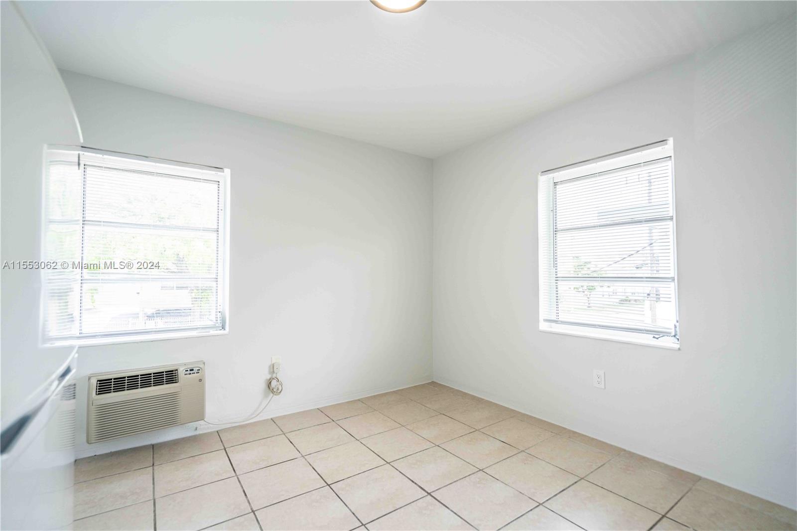 7 53 42 - Residential Lease