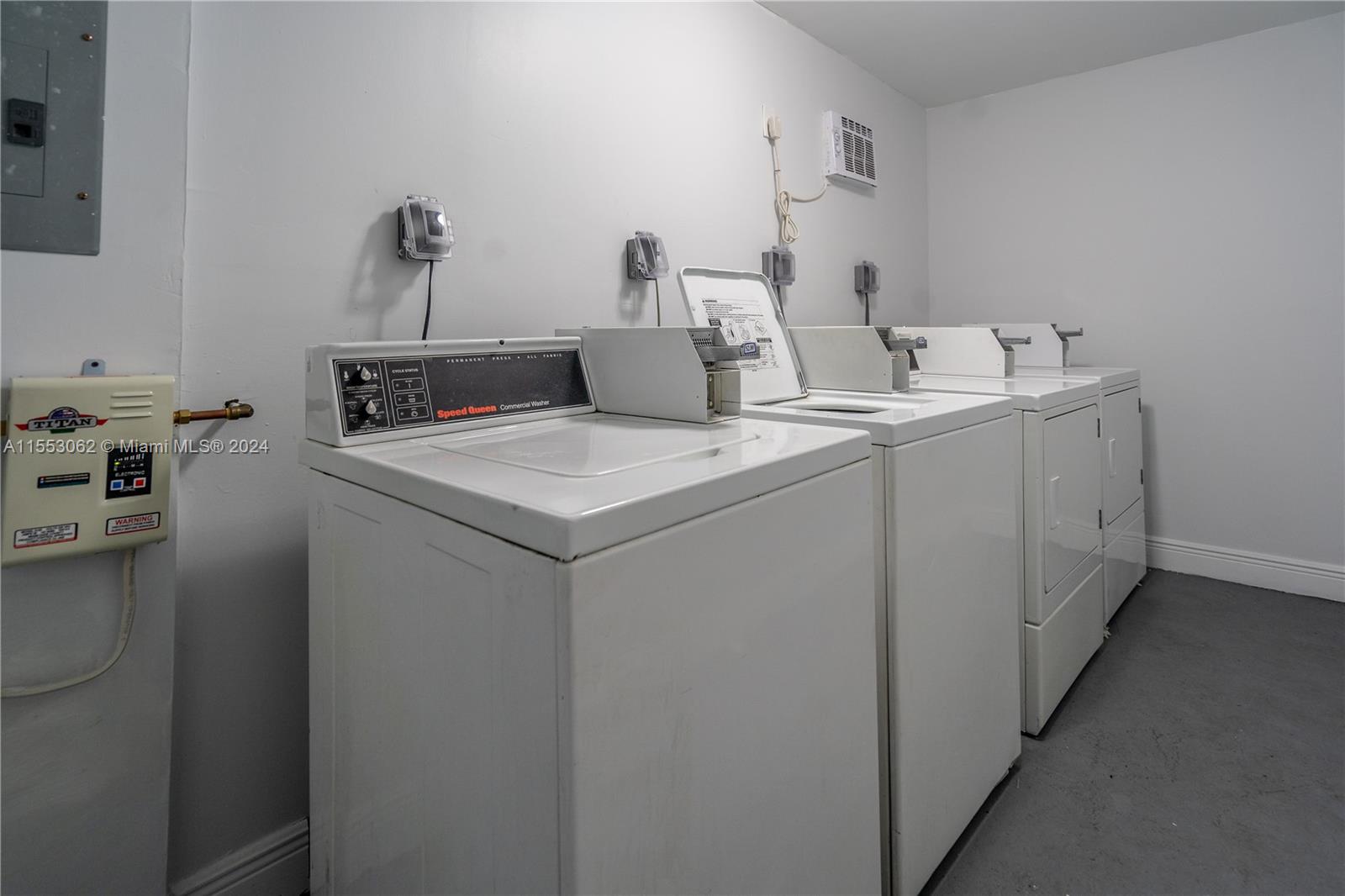 7 53 42 - Residential Lease